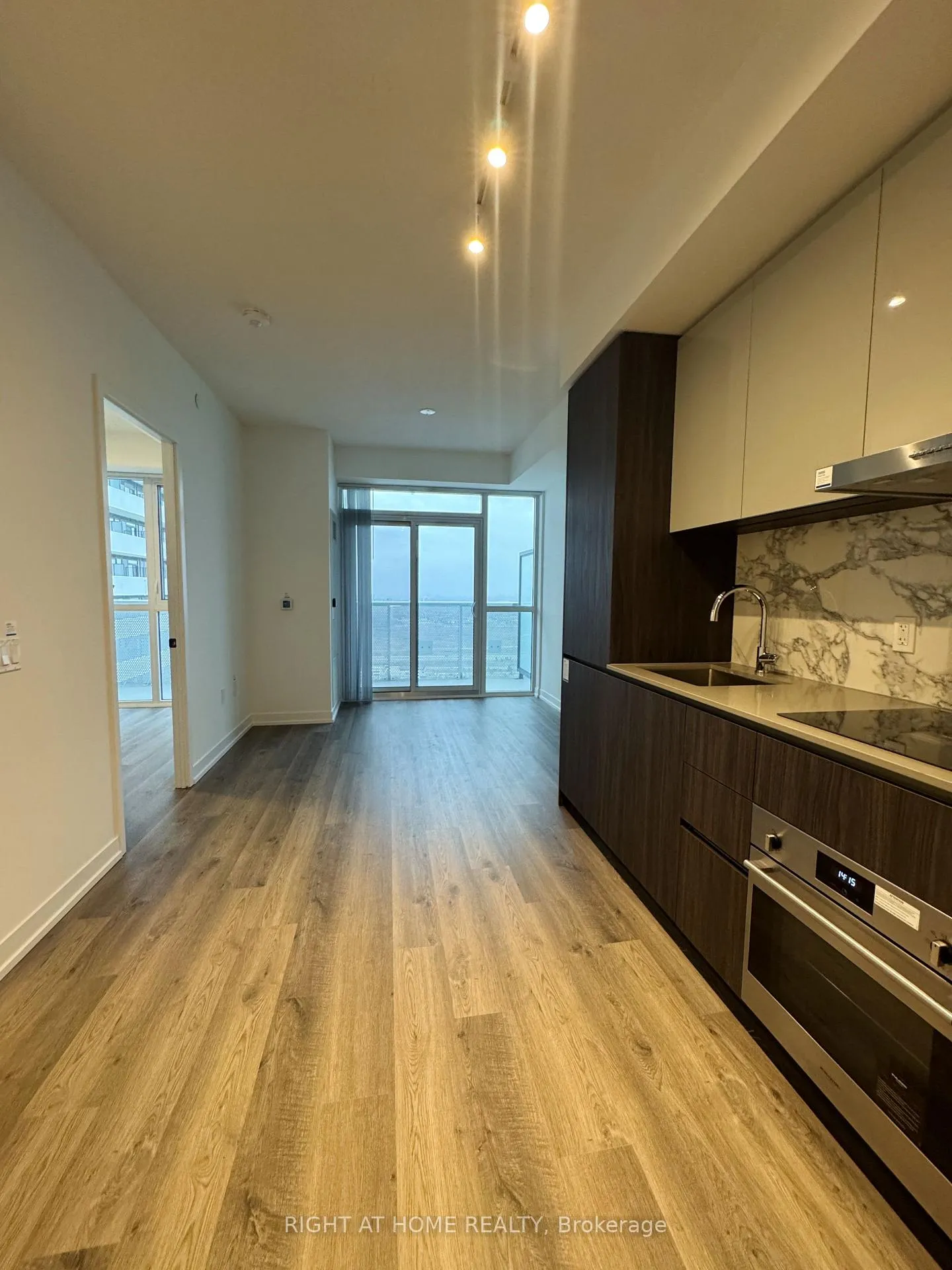 Photo 20 of Unit 3810, 8 Interchange Way, Vaughan, Vaughan Corporate Centre — HOMEH