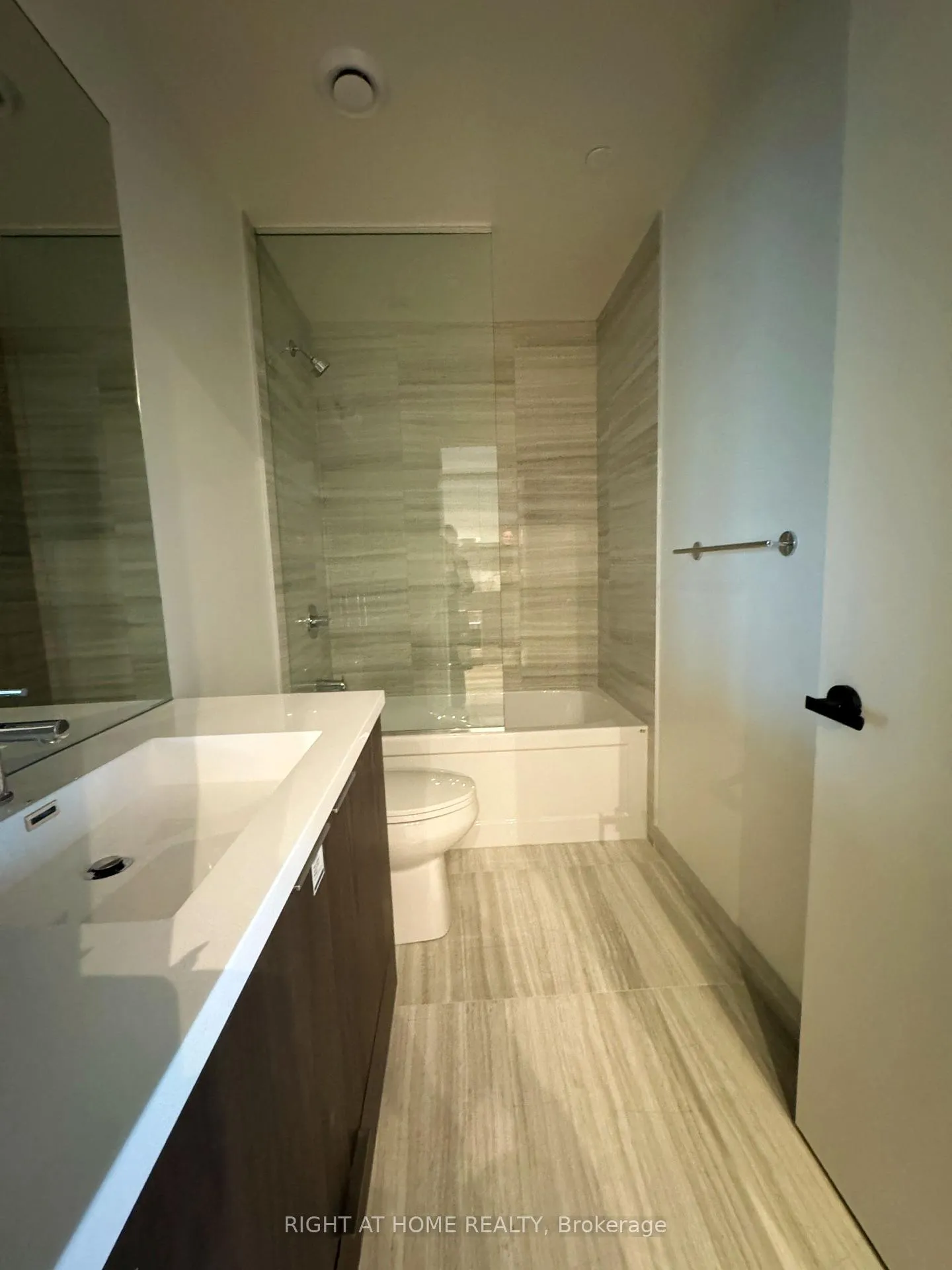 Photo 21 of Unit 3810, 8 Interchange Way, Vaughan, Vaughan Corporate Centre — HOMEH