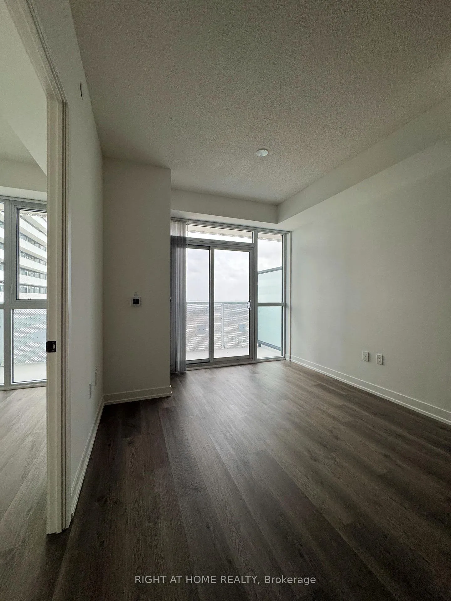 Photo 22 of Unit 3810, 8 Interchange Way, Vaughan, Vaughan Corporate Centre — HOMEH
