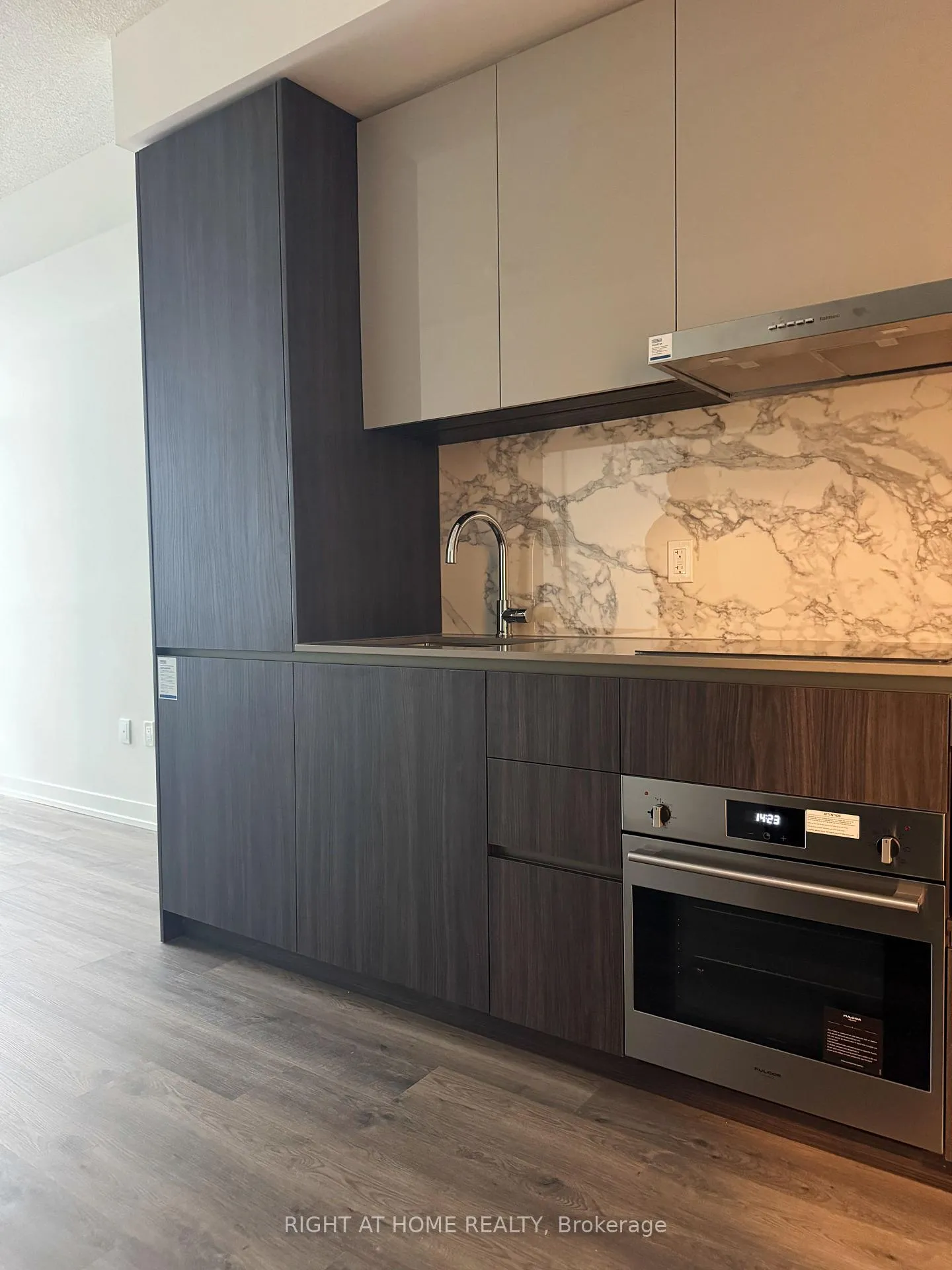 Photo 24 of Unit 3810, 8 Interchange Way, Vaughan, Vaughan Corporate Centre — HOMEH