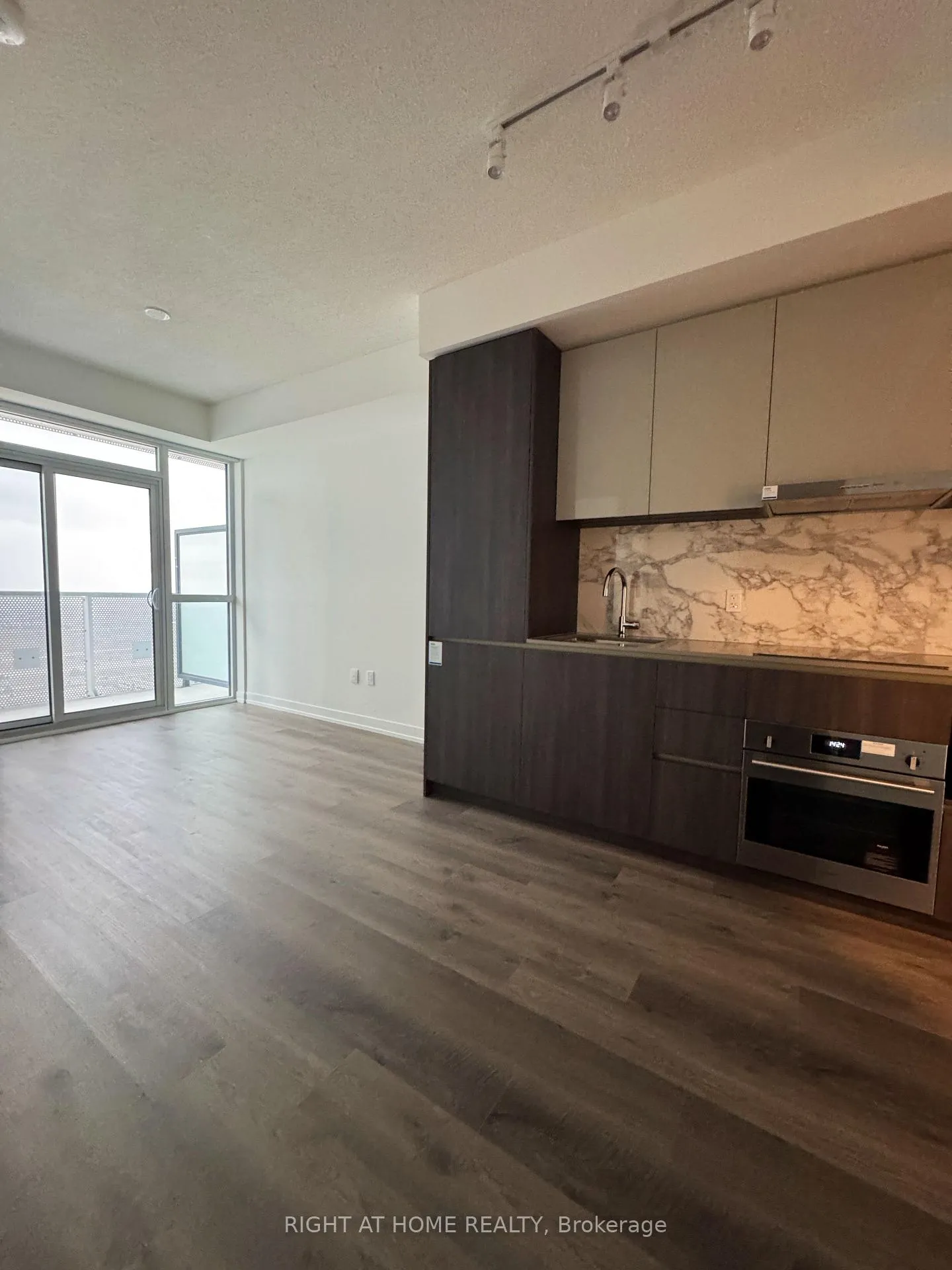 Photo 26 of Unit 3810, 8 Interchange Way, Vaughan, Vaughan Corporate Centre — HOMEH