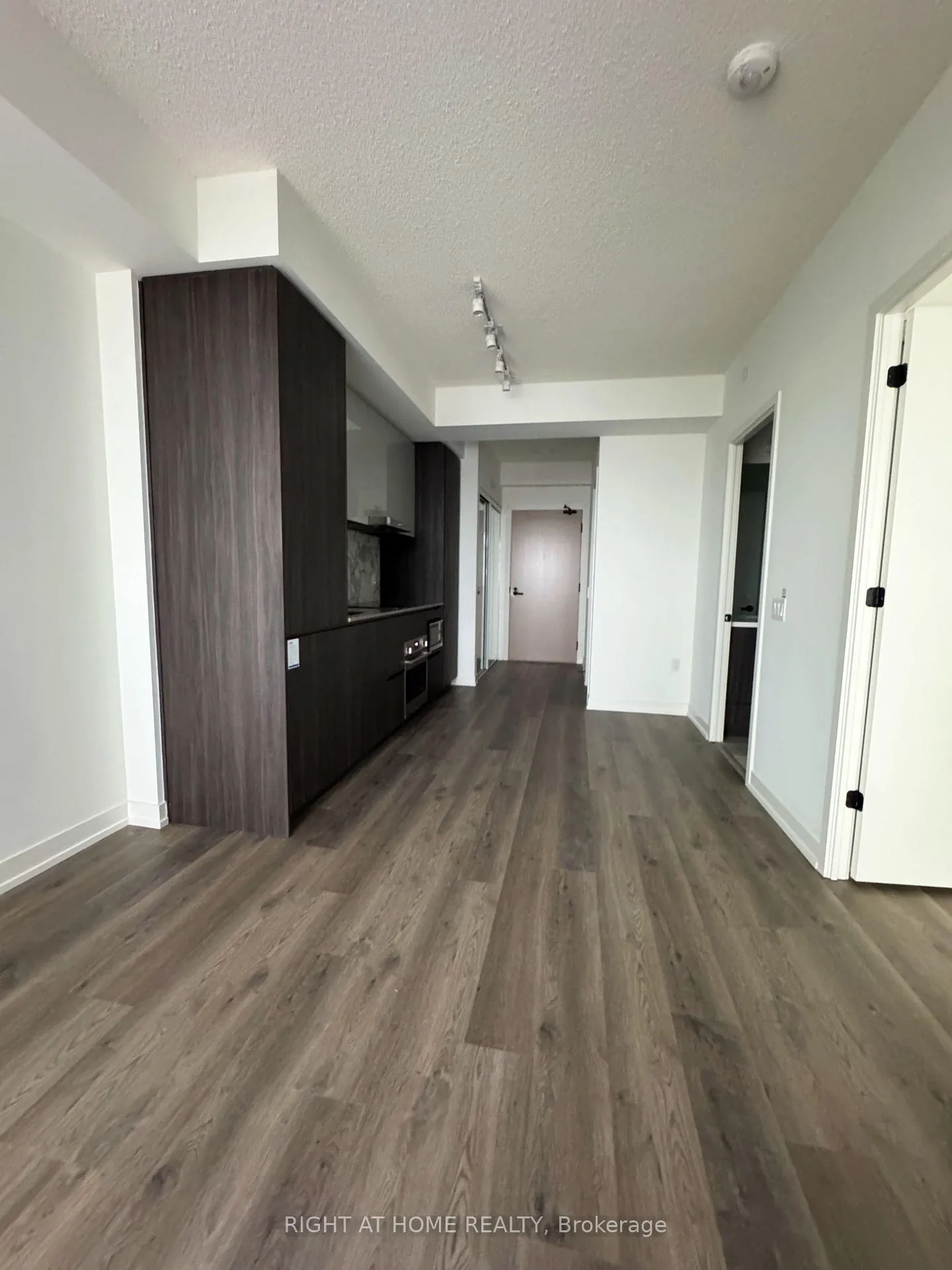 Photo 29 of Unit 3810, 8 Interchange Way, Vaughan, Vaughan Corporate Centre — HOMEH