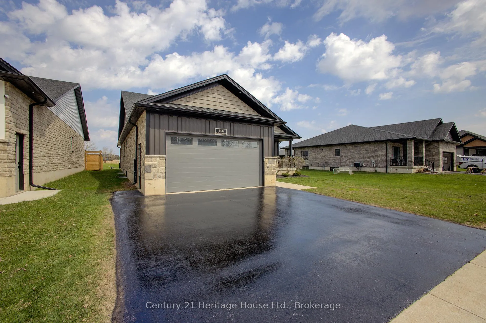 Photo 3 of 114 Jackson Street, West Grey — HOMEH