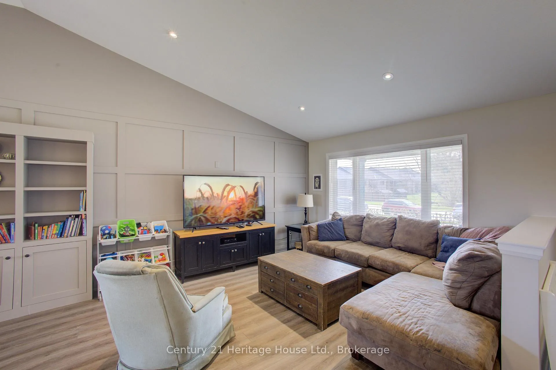 Photo 8 of 114 Jackson Street, West Grey — HOMEH