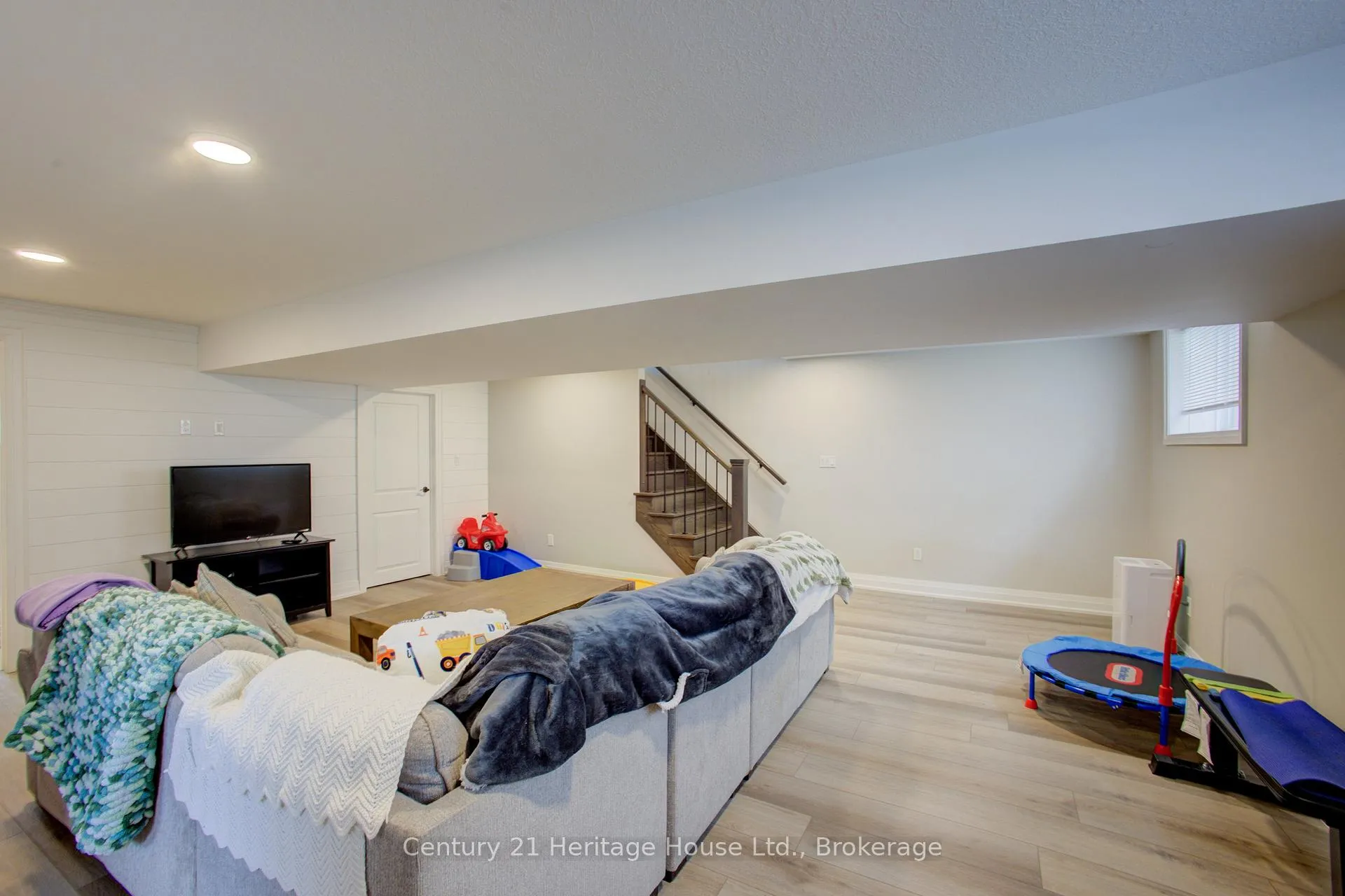 Photo 29 of 114 Jackson Street, West Grey — HOMEH