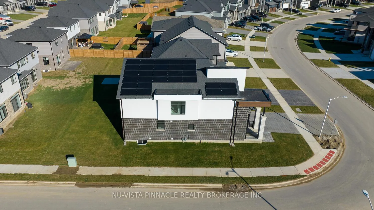 Photo 2 of 260 Crestview Drive, Middlesex Centre, Rural Middlesex Centre — HOMEH