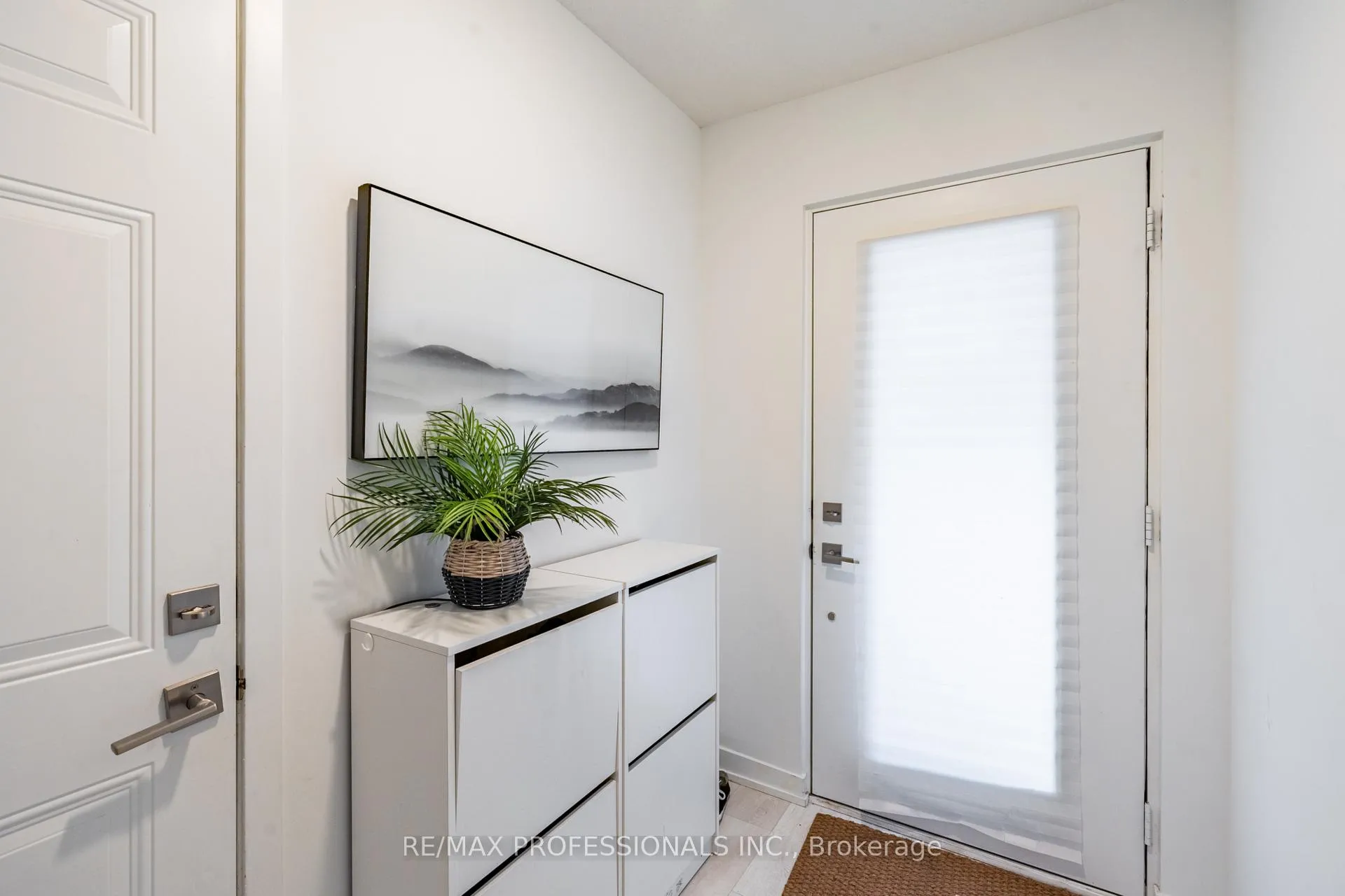 Photo 3 of Unit TH27, 1095 Cooke Boulevard, Burlington, LaSalle — HOMEH