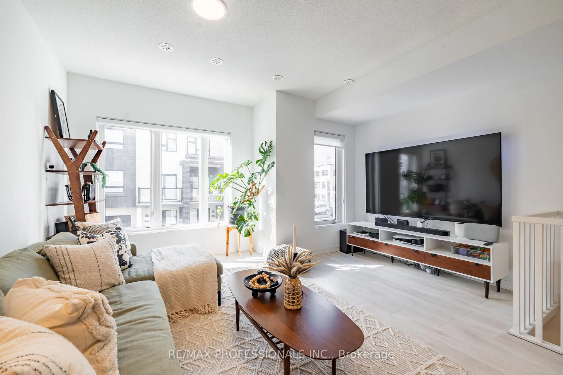 Photo 5 of Unit TH27, 1095 Cooke Boulevard, Burlington, LaSalle — HOMEH