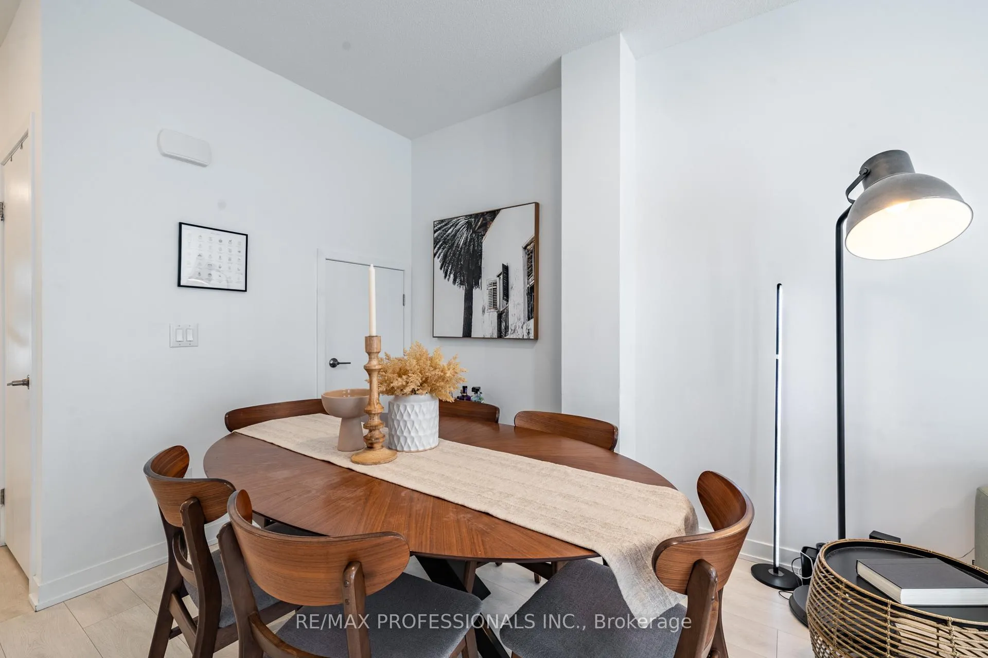 Photo 7 of Unit TH27, 1095 Cooke Boulevard, Burlington, LaSalle — HOMEH