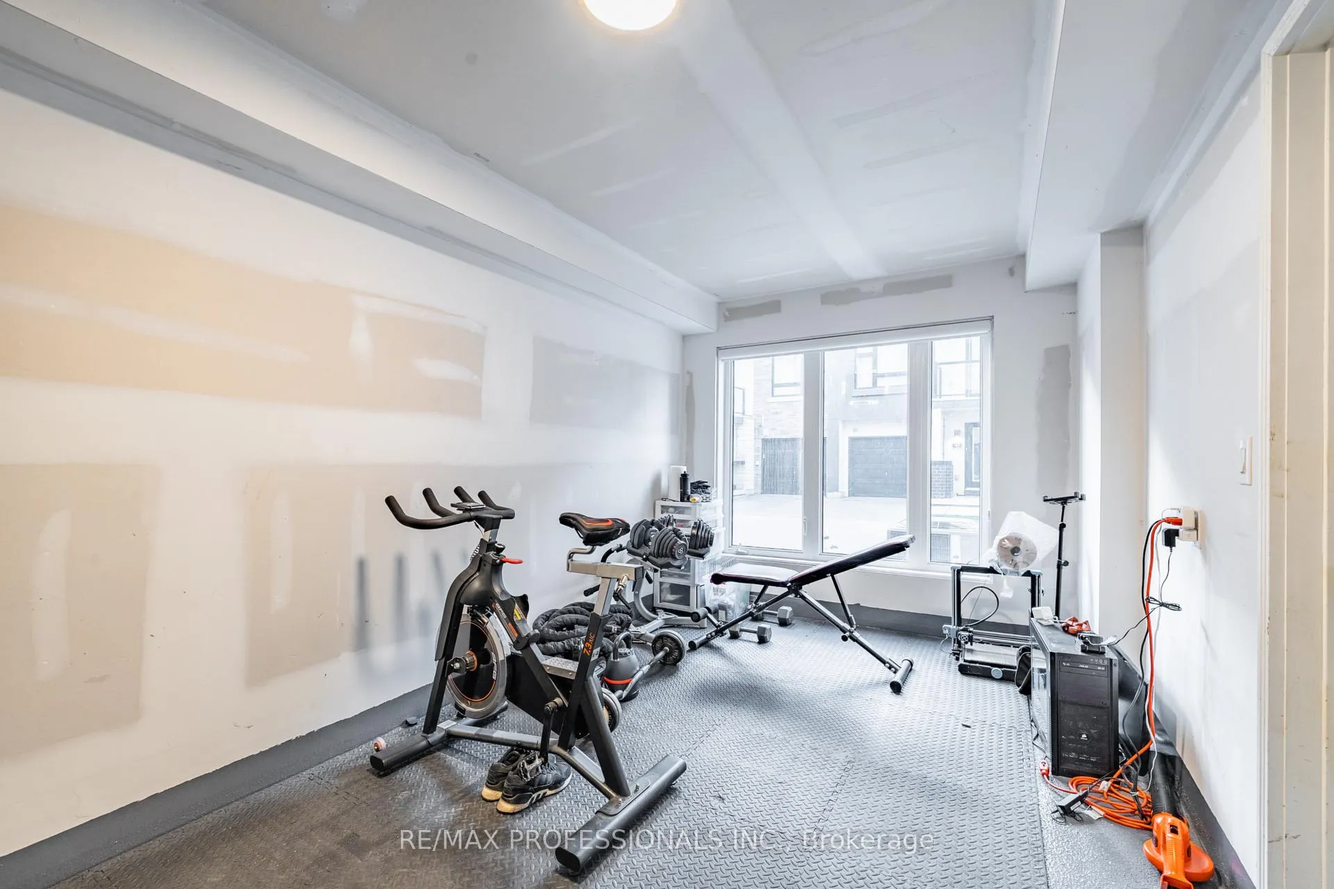 Photo 27 of Unit TH27, 1095 Cooke Boulevard, Burlington, LaSalle — HOMEH