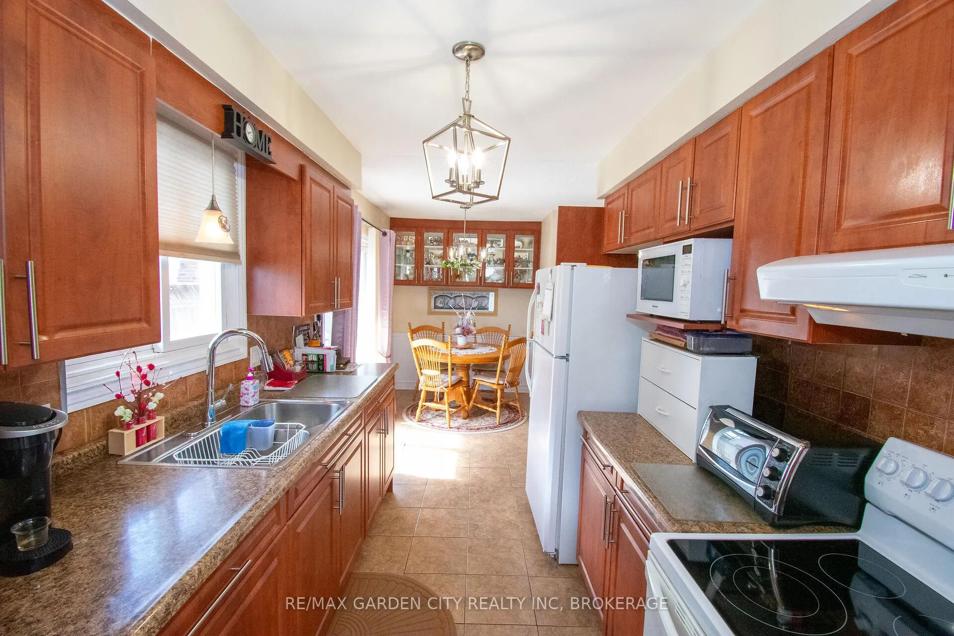 Photo 12 of 56 Terrace Avenue, Welland, Broadway — HOMEH