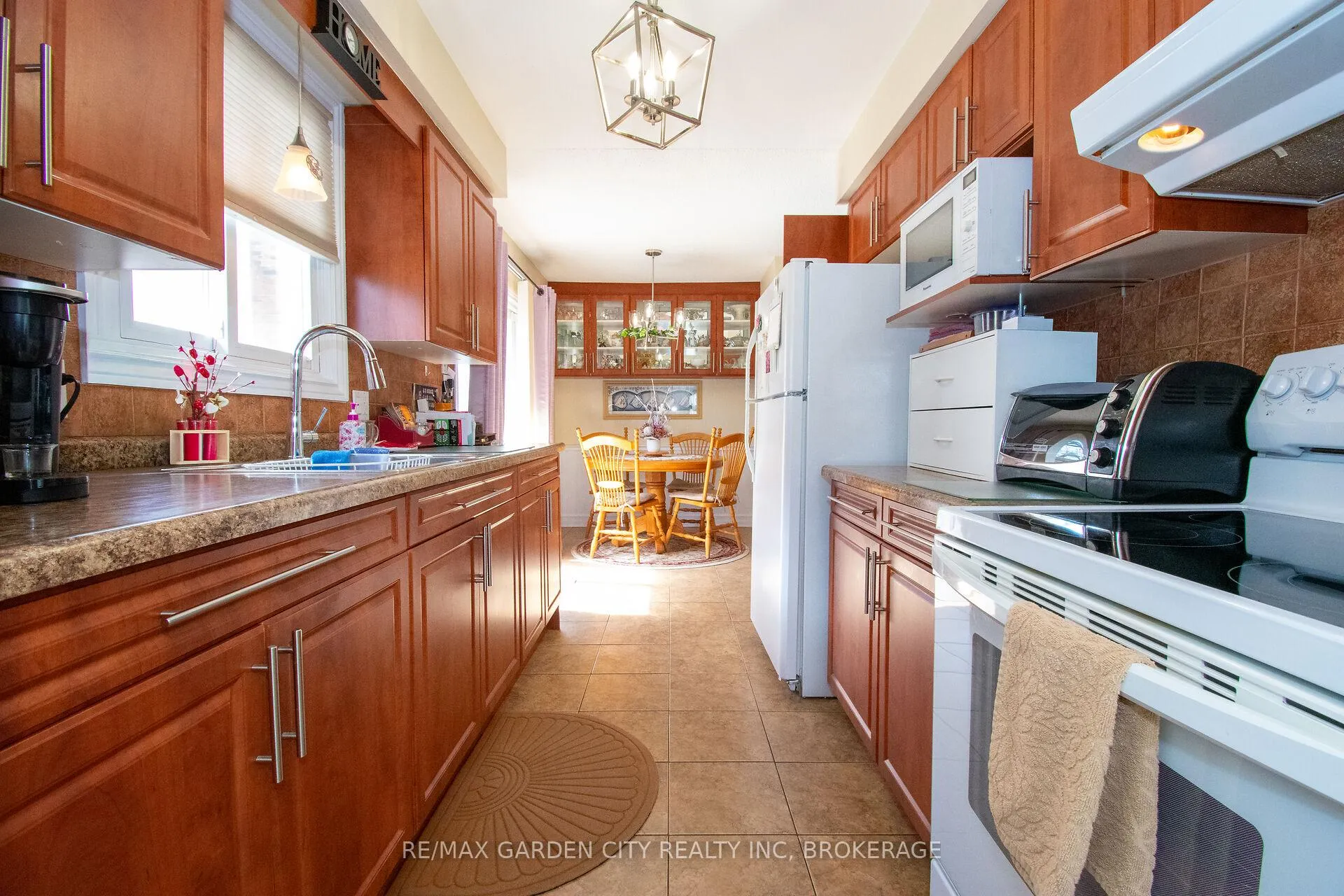 Photo 13 of 56 Terrace Avenue, Welland, Broadway — HOMEH