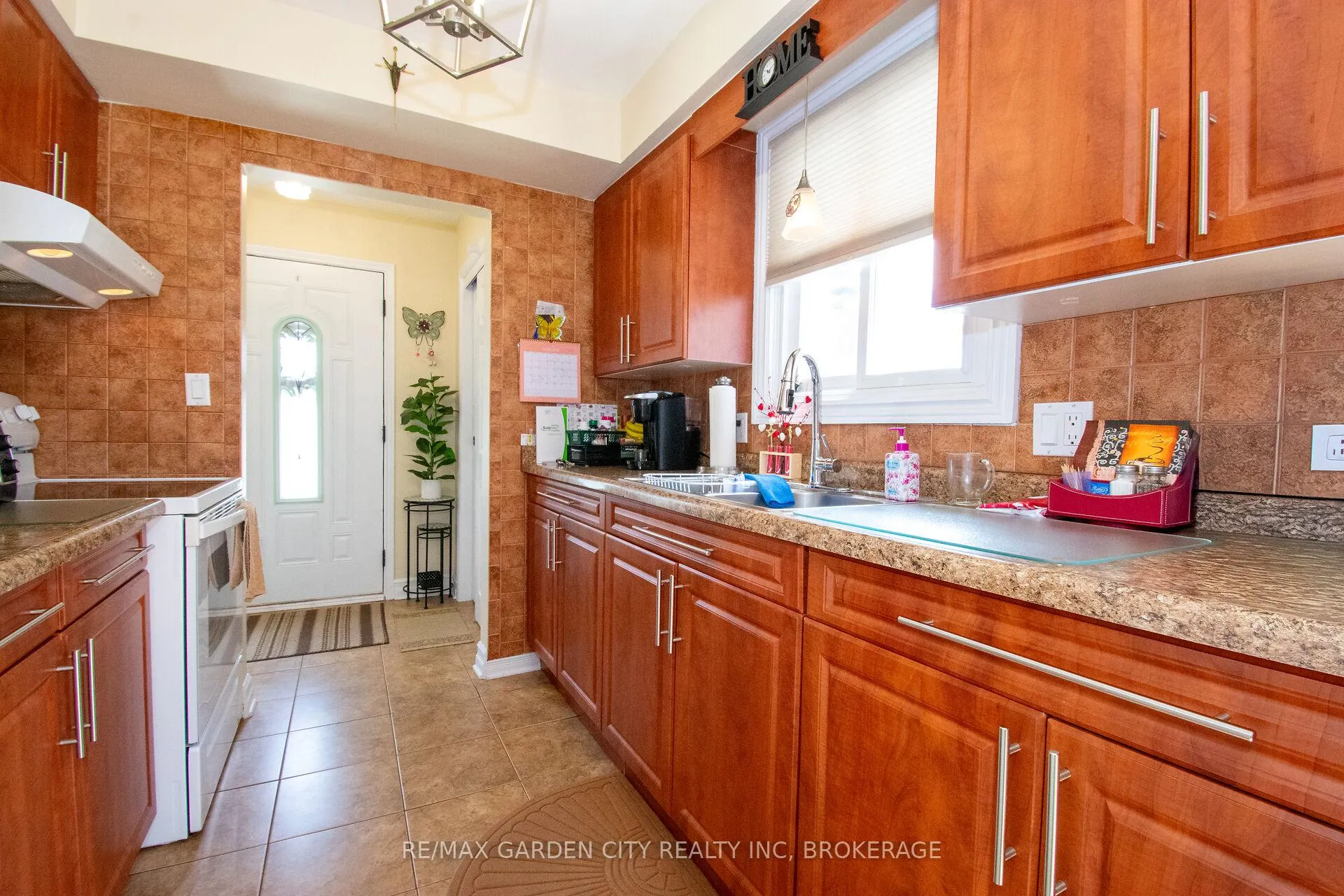 Photo 15 of 56 Terrace Avenue, Welland, Broadway — HOMEH