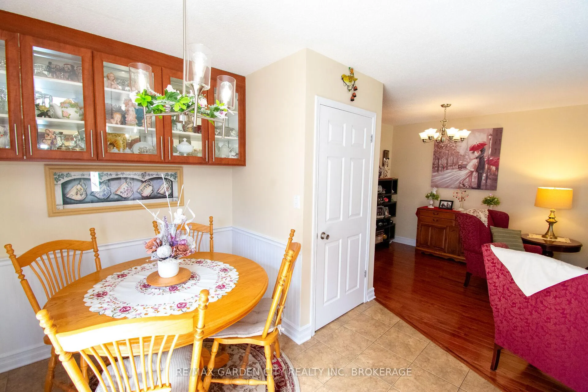 Photo 16 of 56 Terrace Avenue, Welland, Broadway — HOMEH