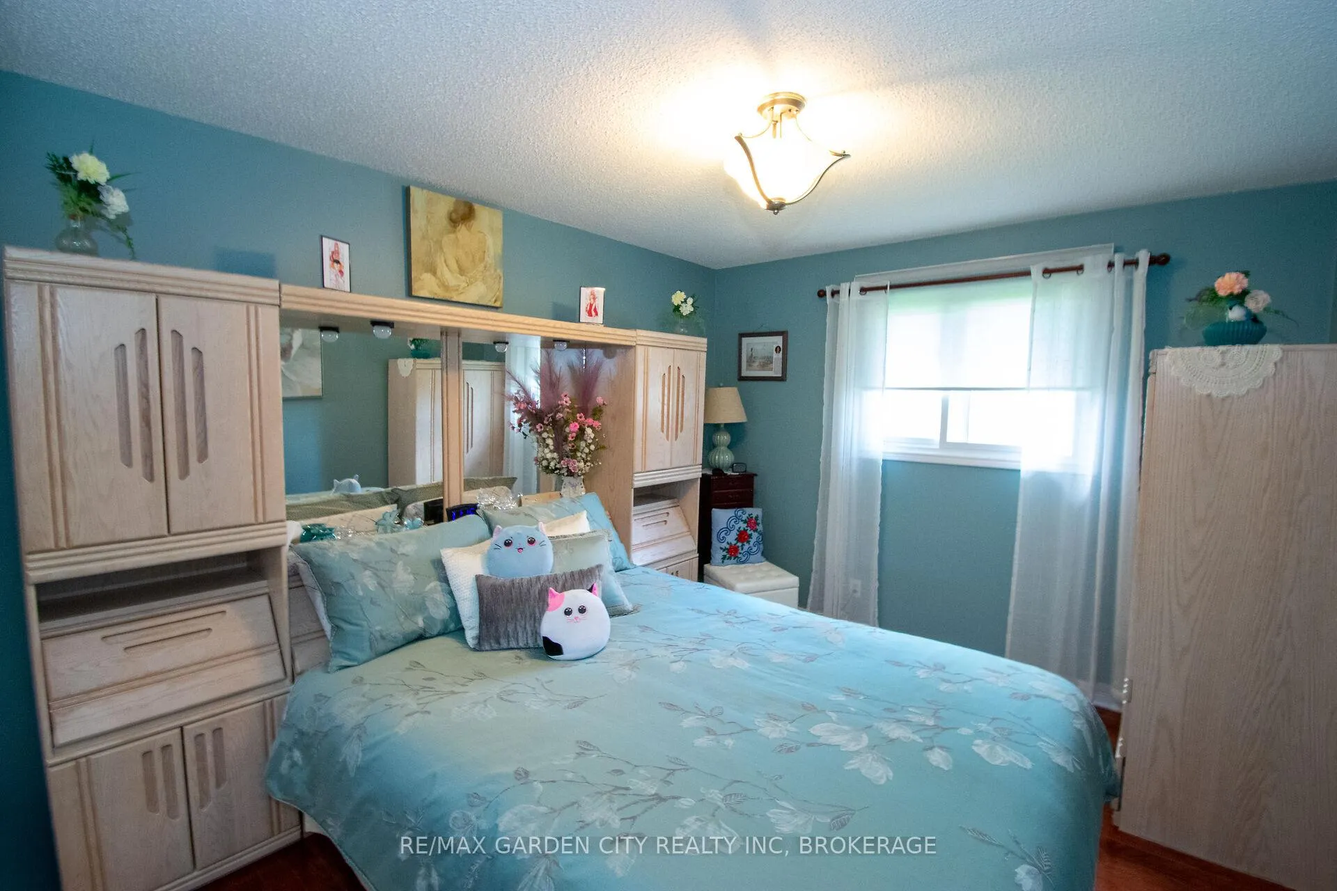 Photo 21 of 56 Terrace Avenue, Welland, Broadway — HOMEH