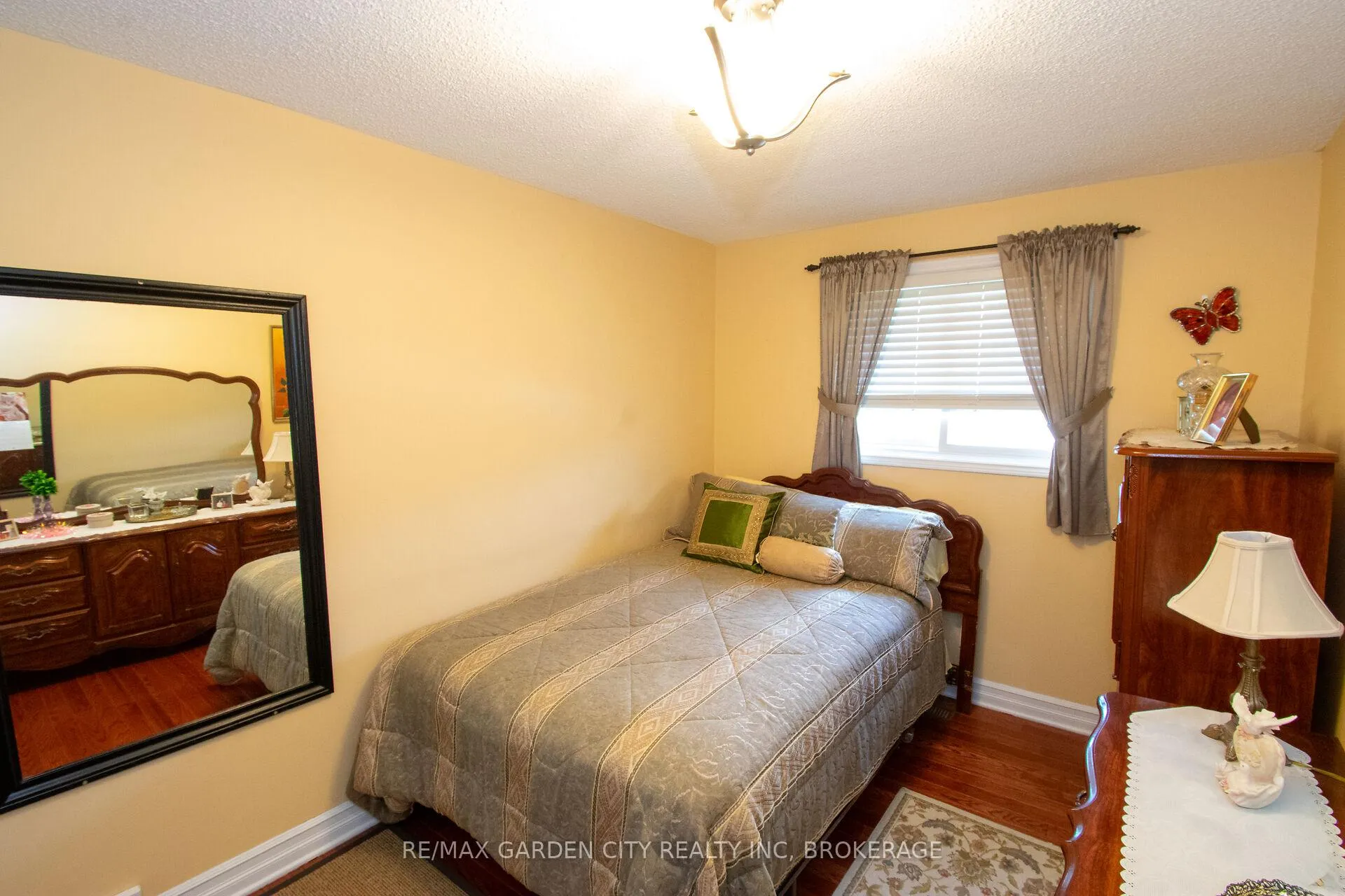 Photo 22 of 56 Terrace Avenue, Welland, Broadway — HOMEH