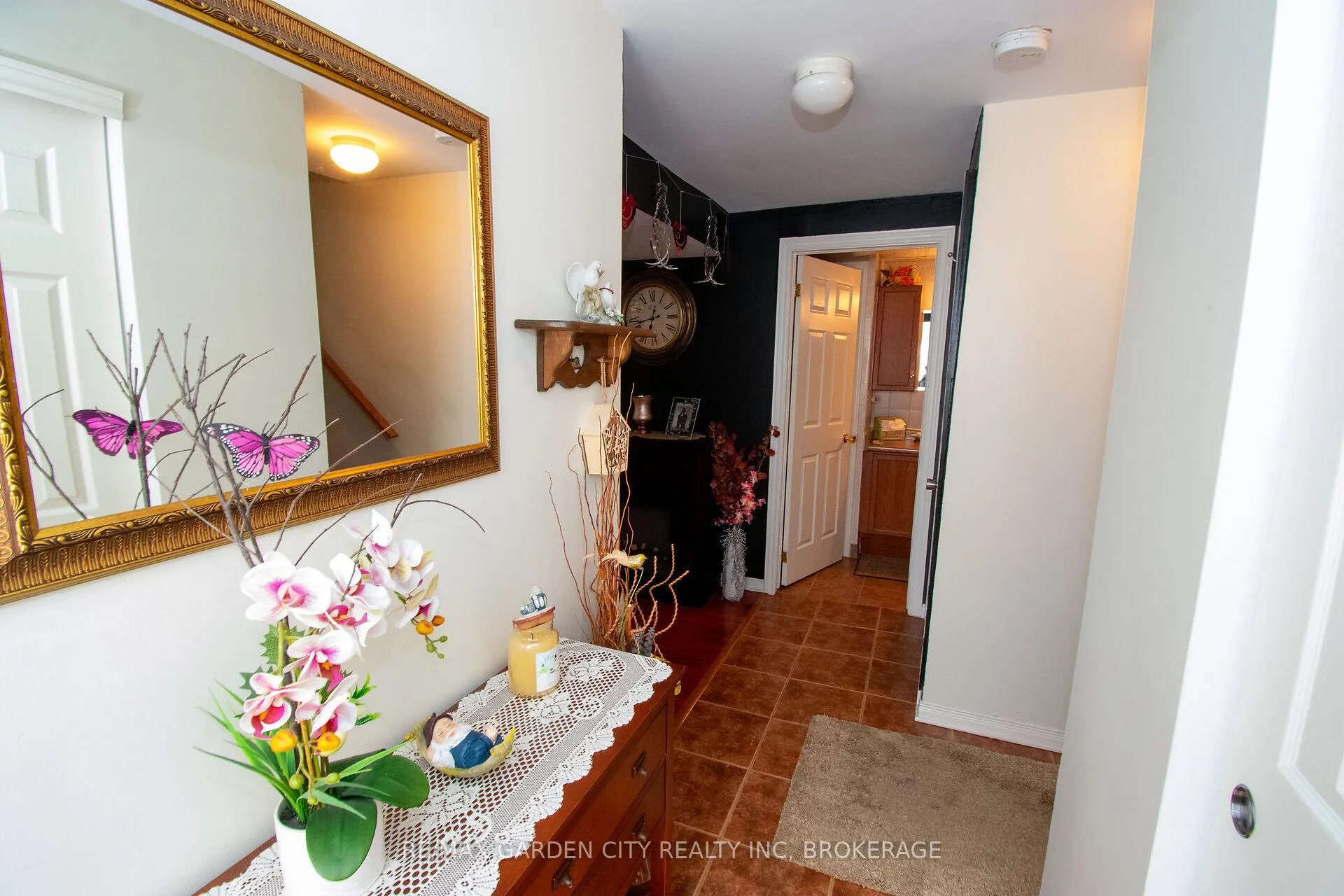 Photo 25 of 56 Terrace Avenue, Welland, Broadway — HOMEH
