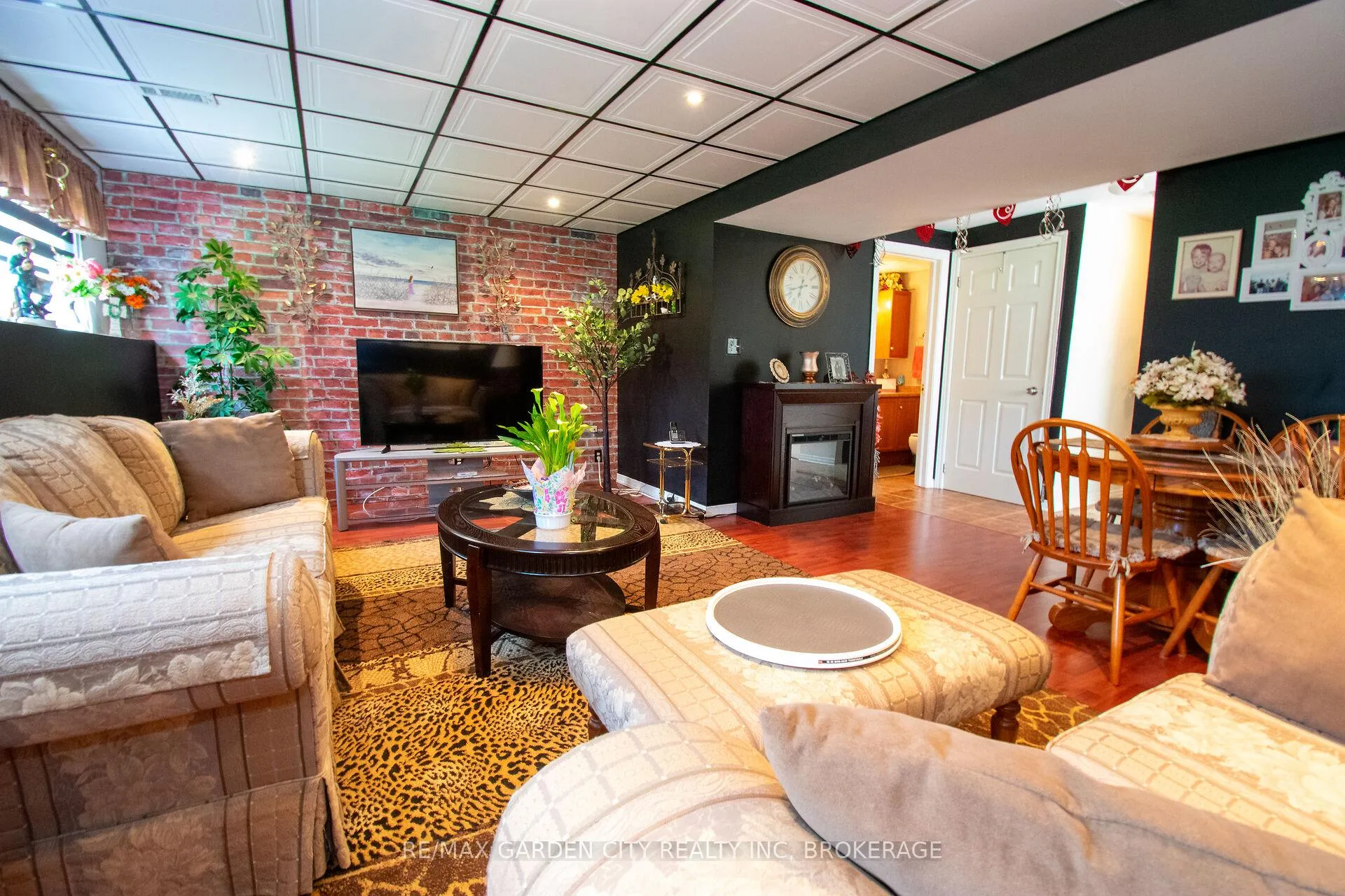 Photo 28 of 56 Terrace Avenue, Welland, Broadway — HOMEH