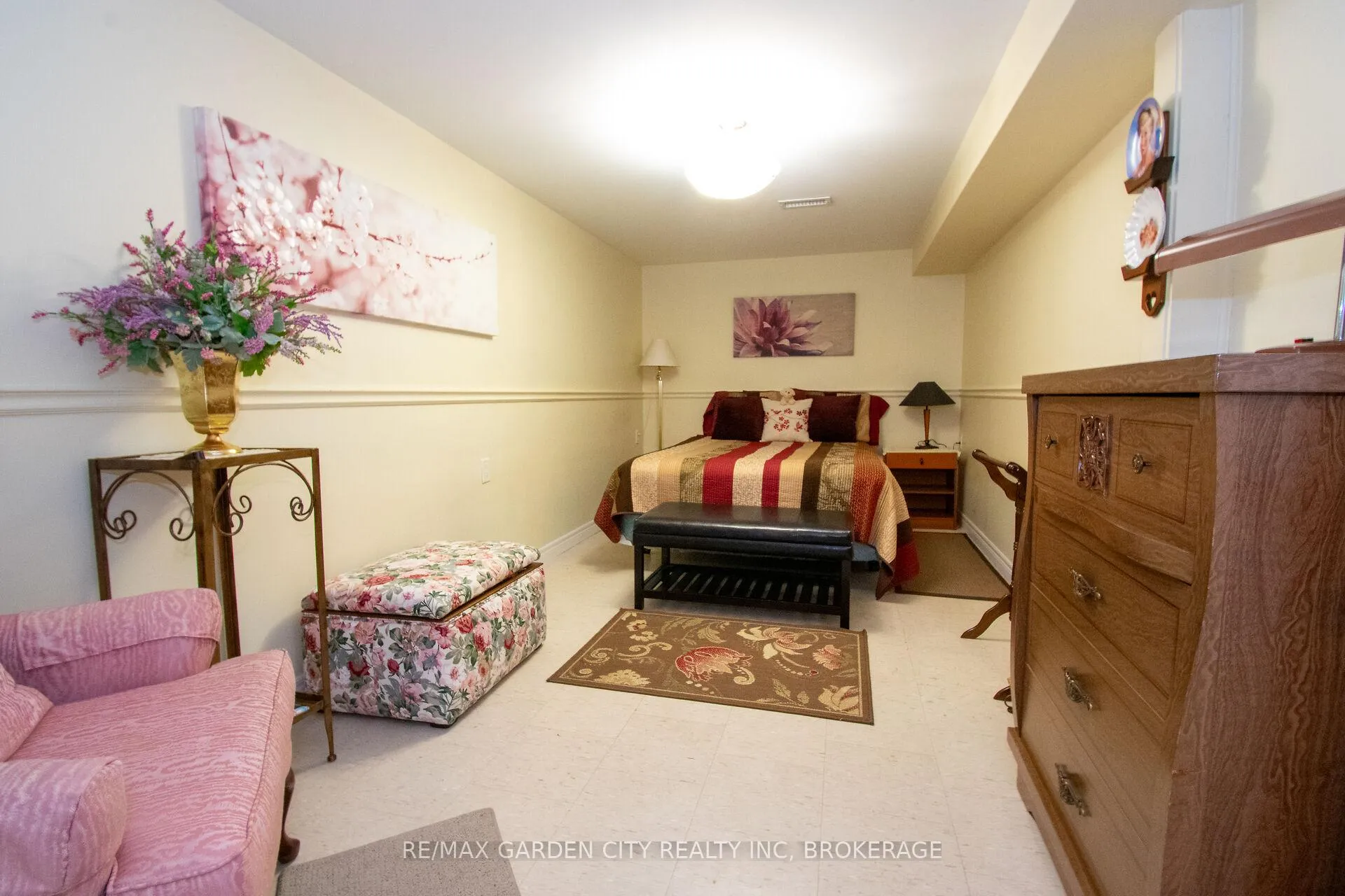 Photo 31 of 56 Terrace Avenue, Welland, Broadway — HOMEH