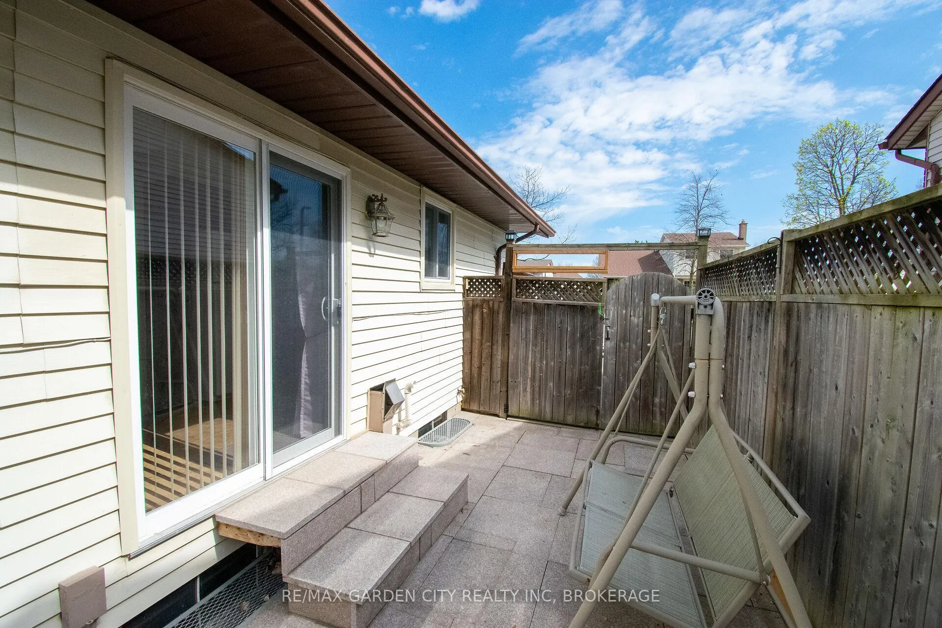 Photo 34 of 56 Terrace Avenue, Welland, Broadway — HOMEH