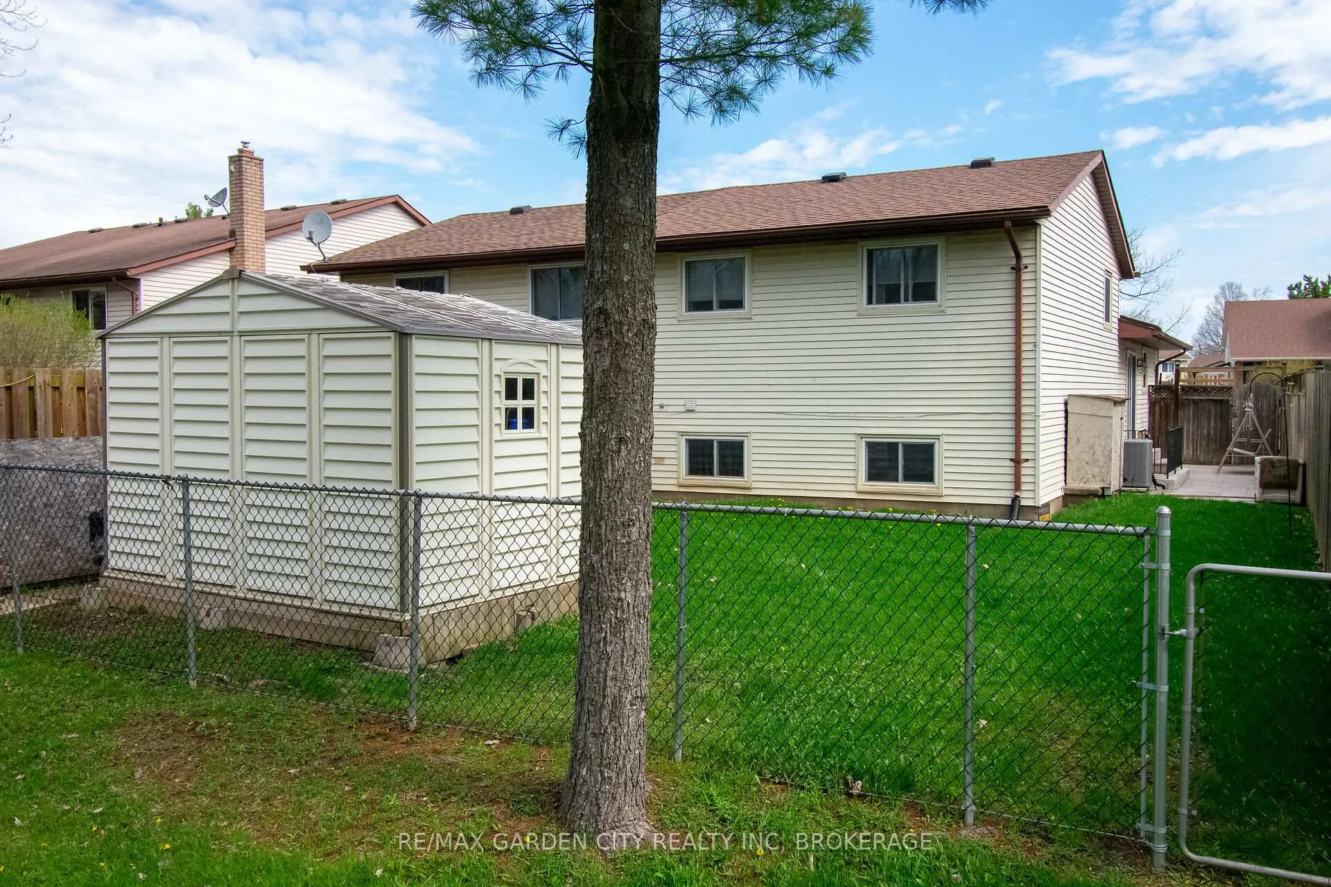 Photo 37 of 56 Terrace Avenue, Welland, Broadway — HOMEH