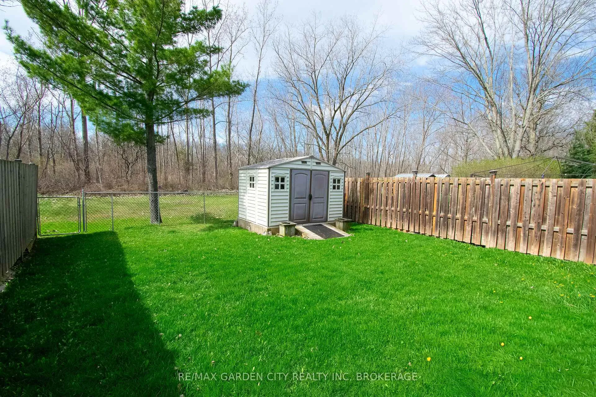 Photo 38 of 56 Terrace Avenue, Welland, Broadway — HOMEH