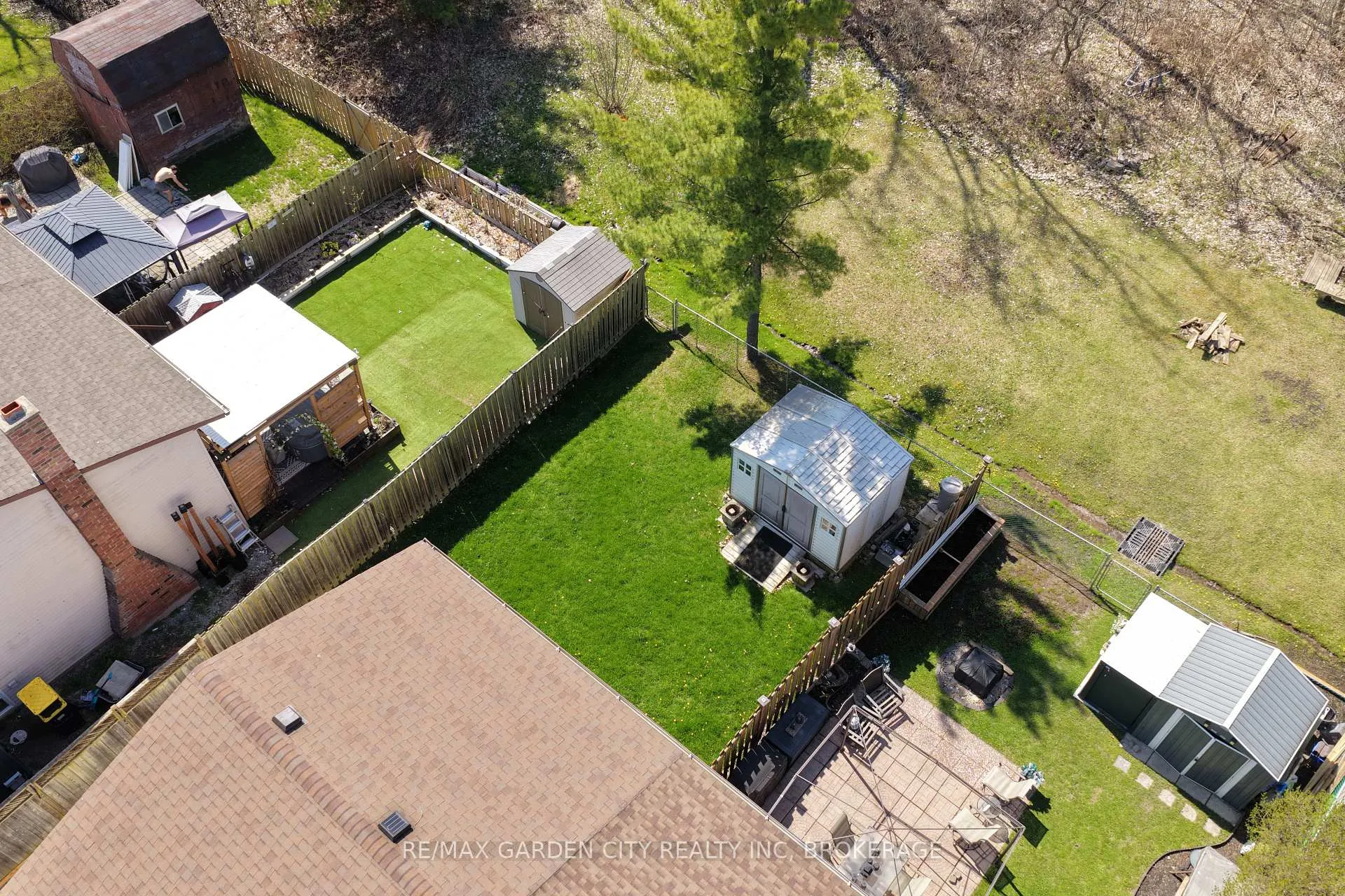 Photo 42 of 56 Terrace Avenue, Welland, Broadway — HOMEH