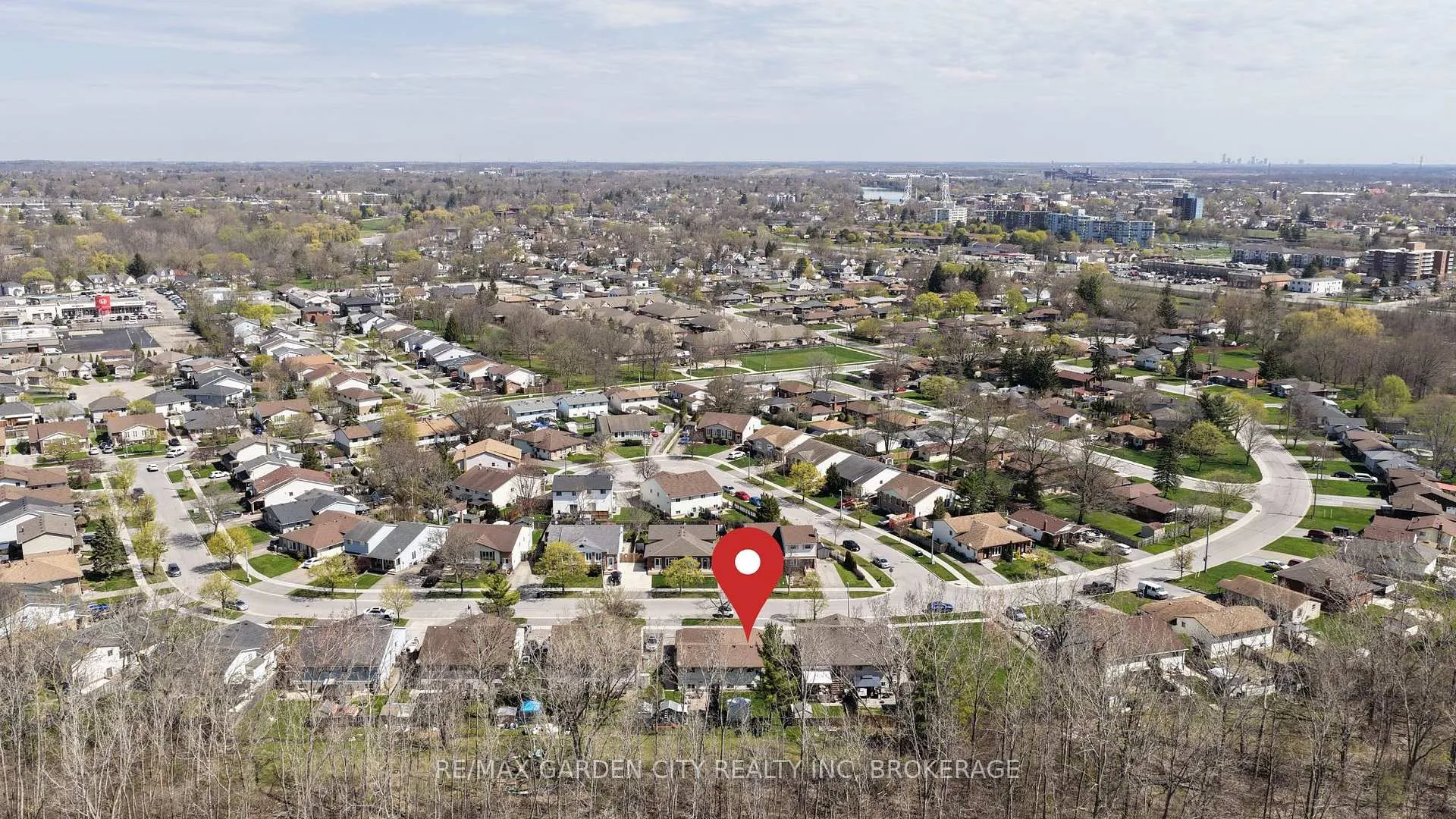 Photo 47 of 56 Terrace Avenue, Welland, Broadway — HOMEH