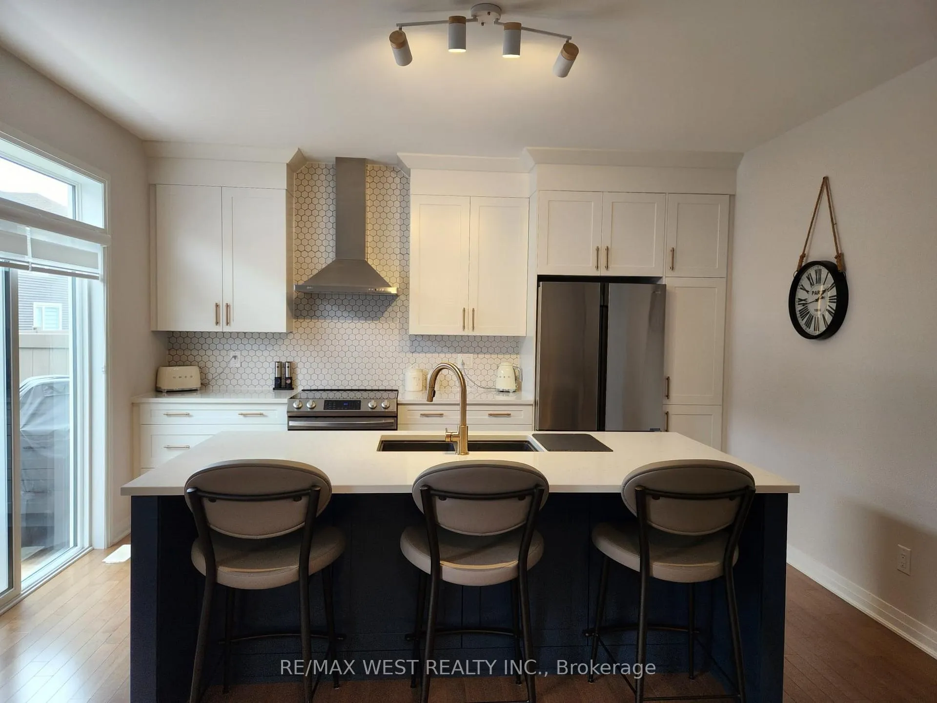 Photo 6 of 609 Sandillon Place, Ottawa, Chapel Hill South - Orleans Village — HOMEH