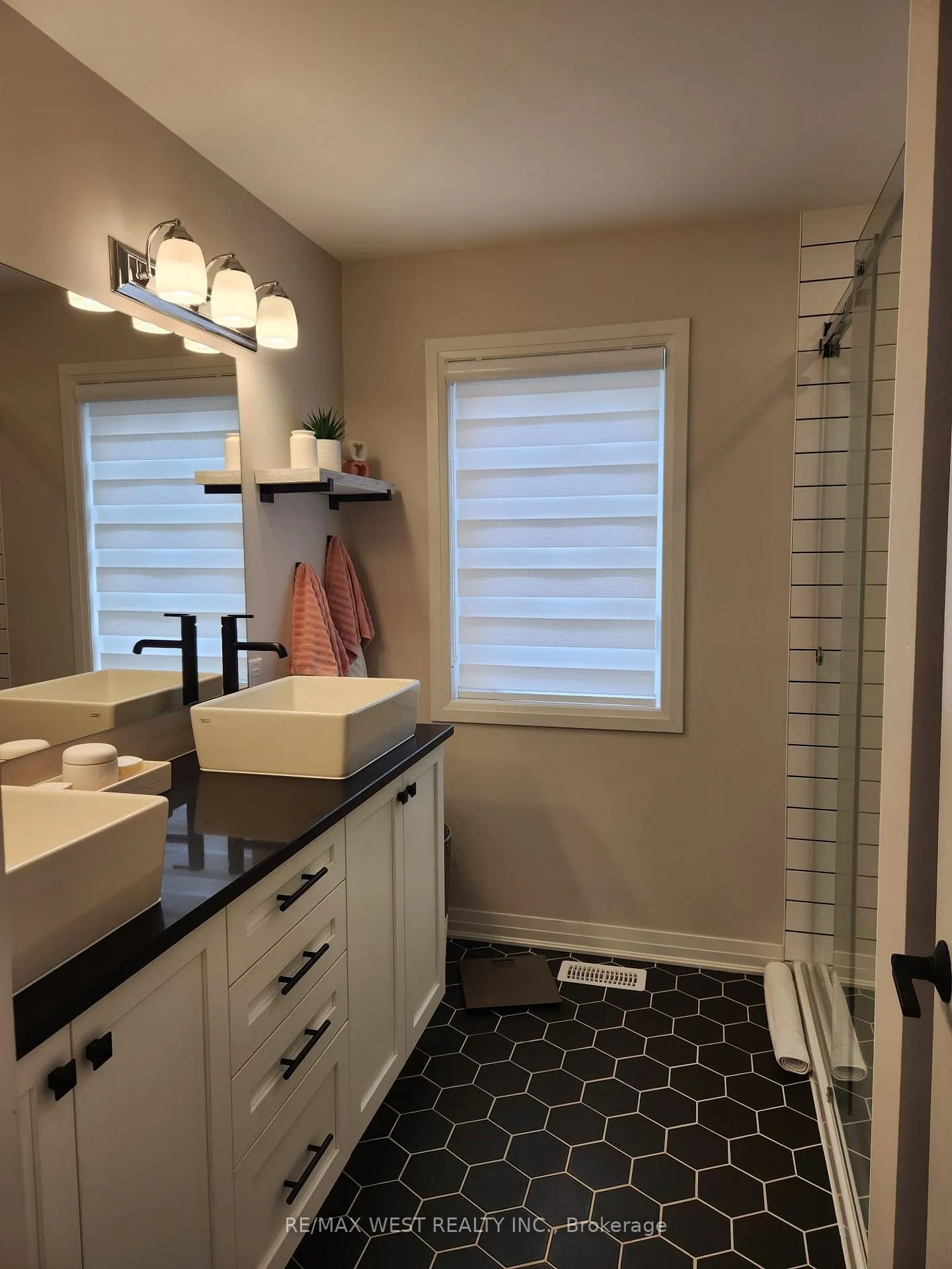 Photo 7 of 609 Sandillon Place, Ottawa, Chapel Hill South - Orleans Village — HOMEH
