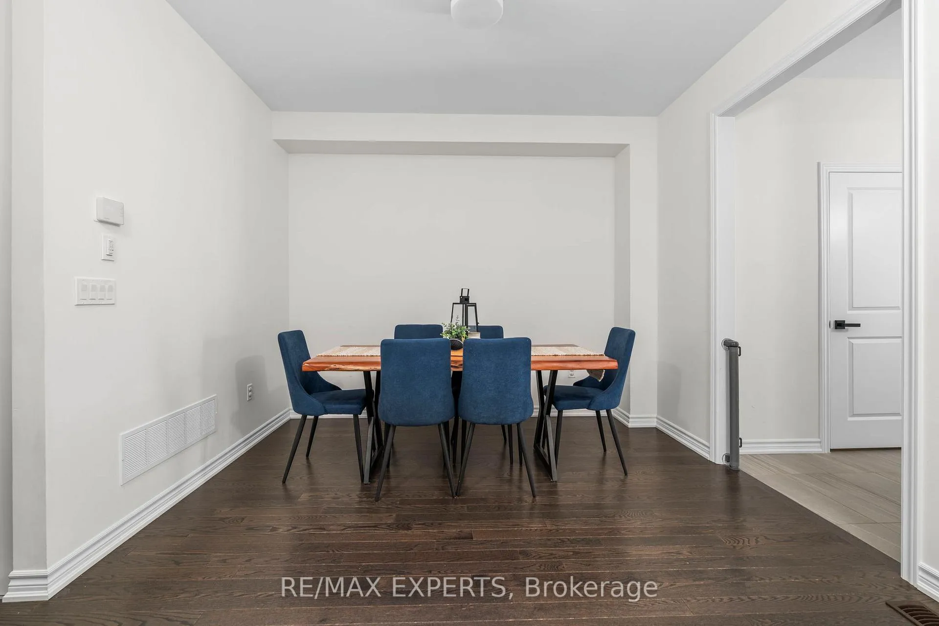 Photo 10 of 1473 Blackmore Street, Innisfil, Alcona — HOMEH
