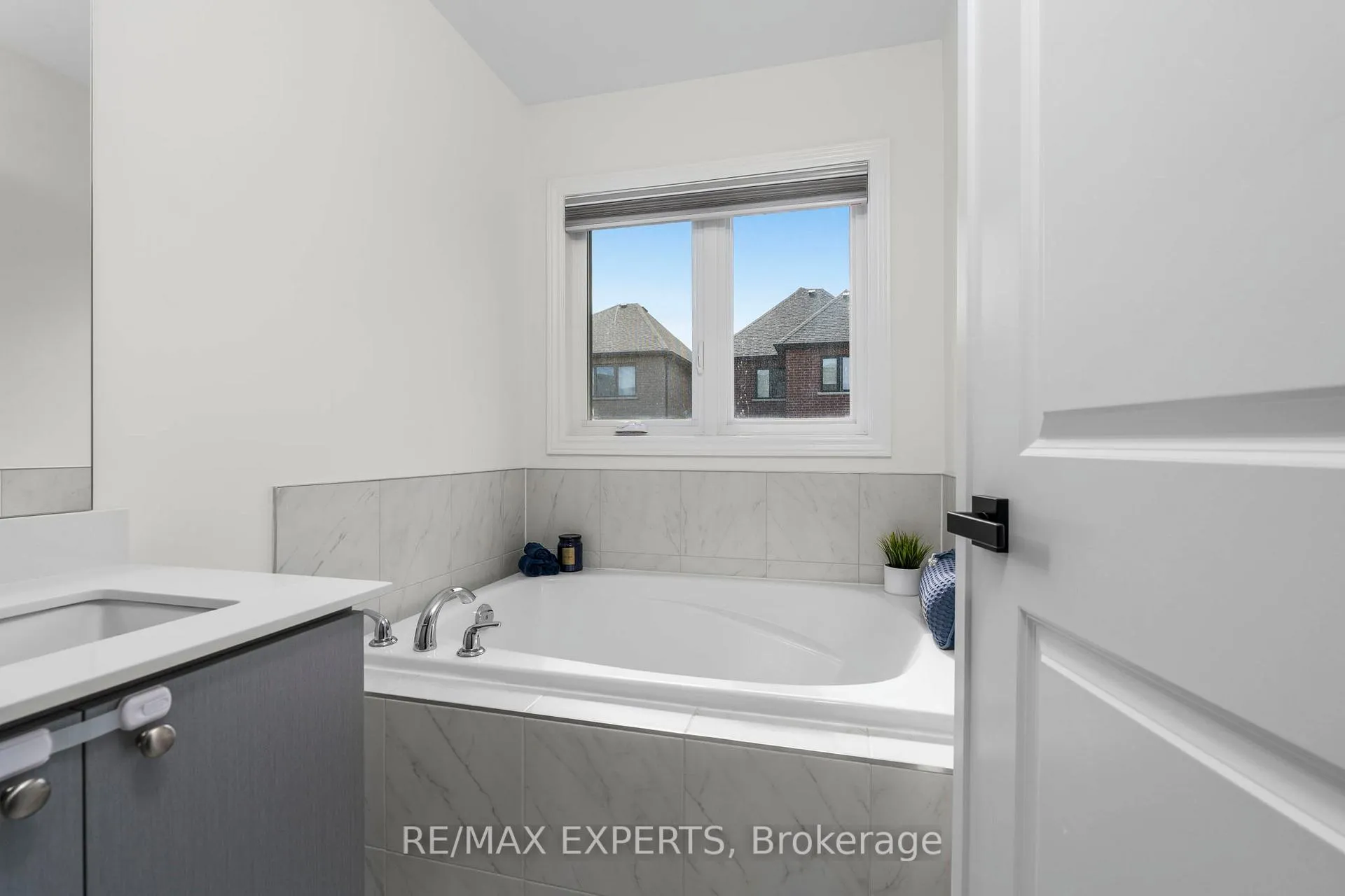 Photo 30 of 1473 Blackmore Street, Innisfil, Alcona — HOMEH