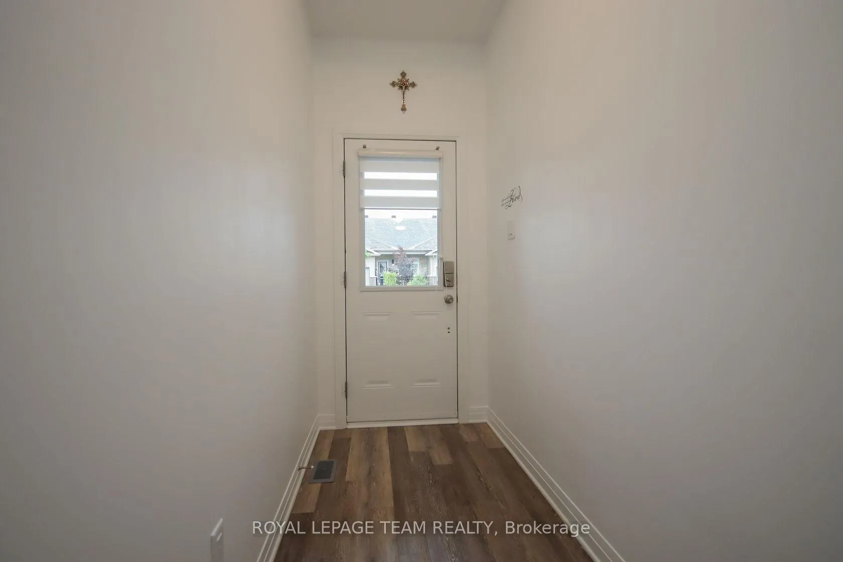 Photo 3 of 38 Mona Mcbride Drive, Arnprior — HOMEH