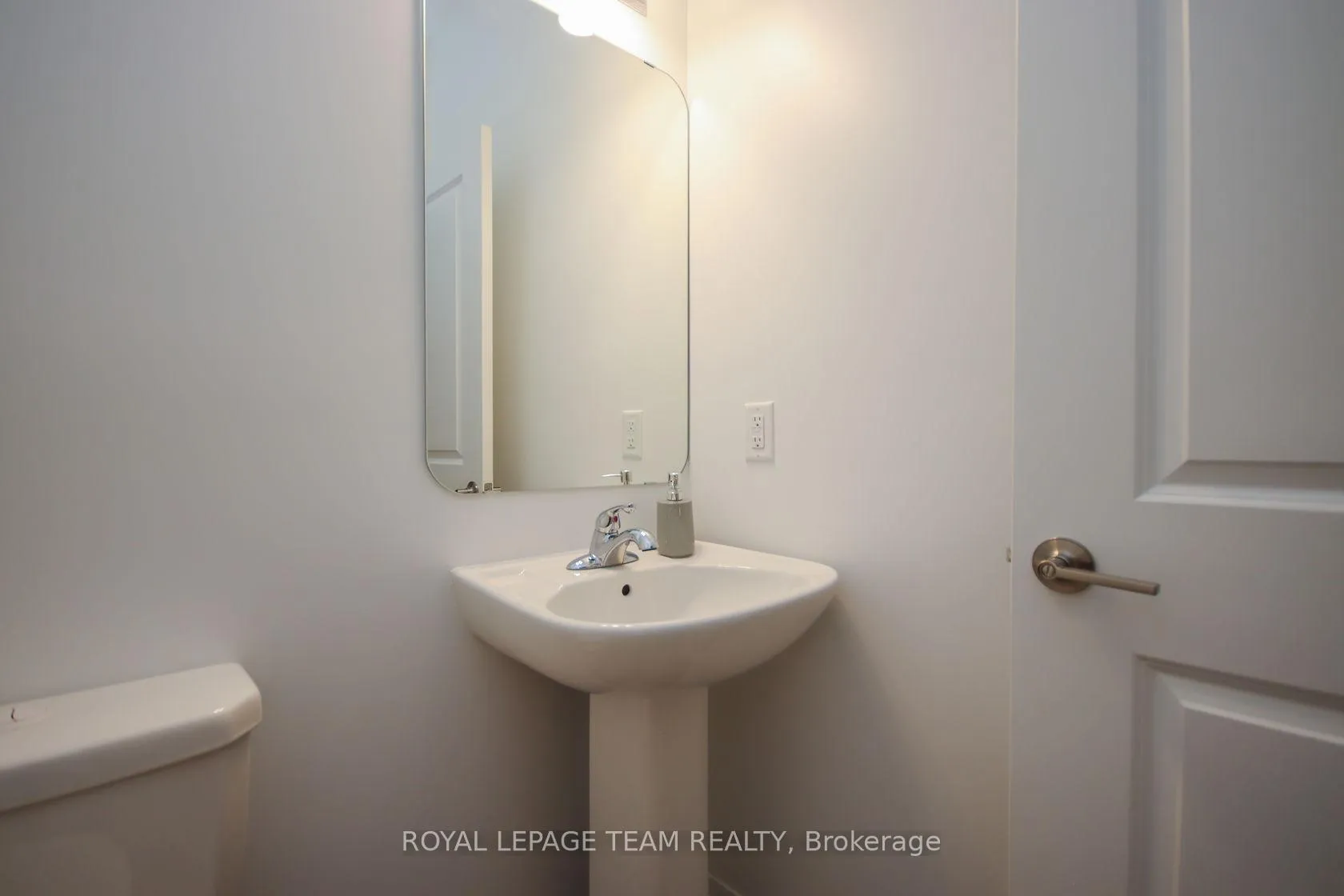 Photo 6 of 38 Mona Mcbride Drive, Arnprior — HOMEH