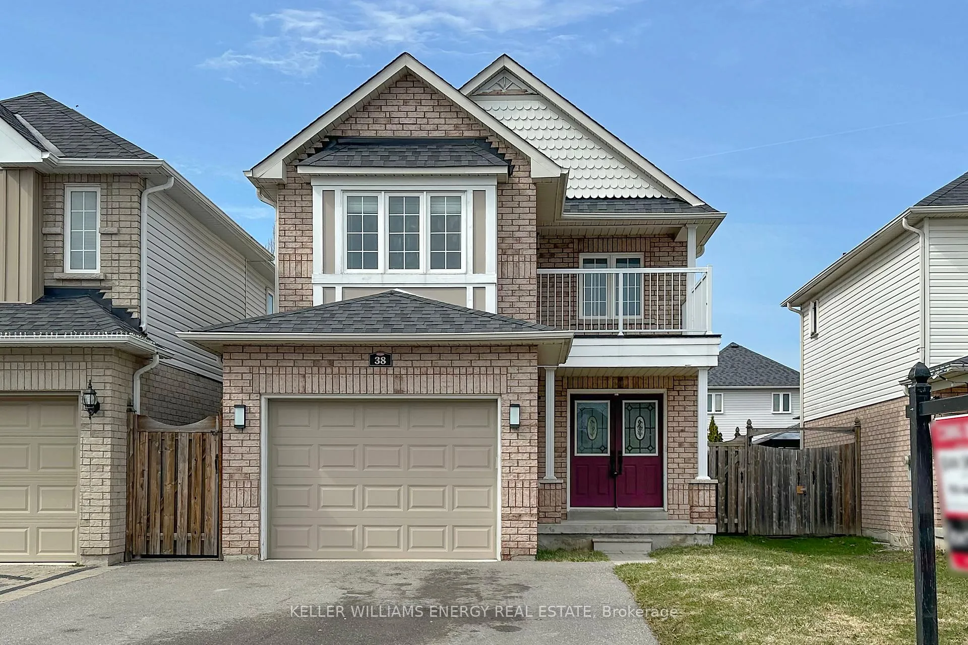 Photo 1 of 38 Hutton Place, Clarington, Bowmanville — HOMEH