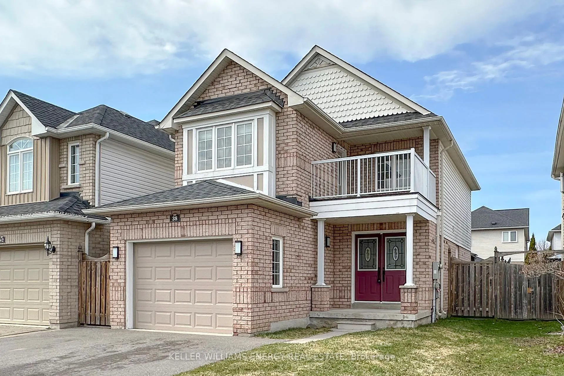 Photo 2 of 38 Hutton Place, Clarington, Bowmanville — HOMEH