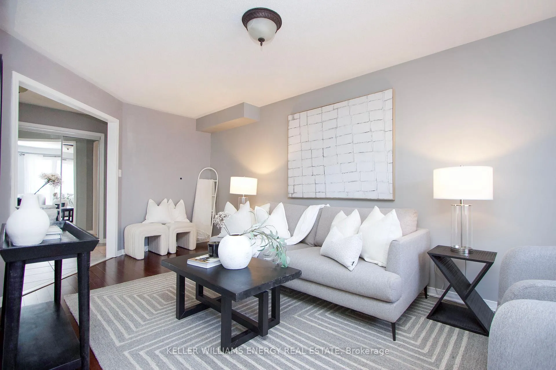 Photo 9 of 38 Hutton Place, Clarington, Bowmanville — HOMEH