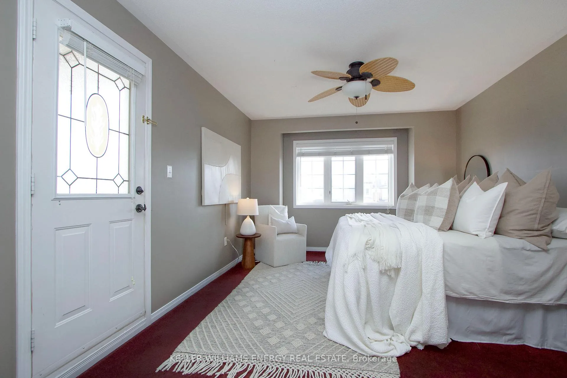 Photo 19 of 38 Hutton Place, Clarington, Bowmanville — HOMEH