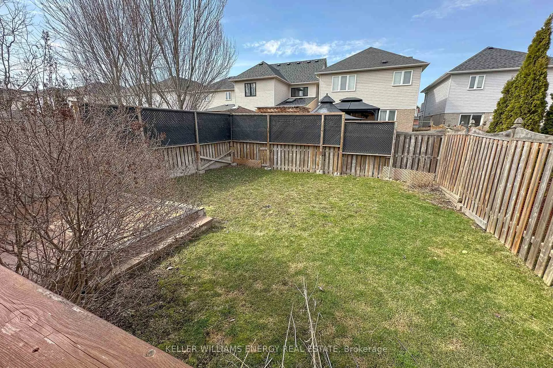 Photo 32 of 38 Hutton Place, Clarington, Bowmanville — HOMEH