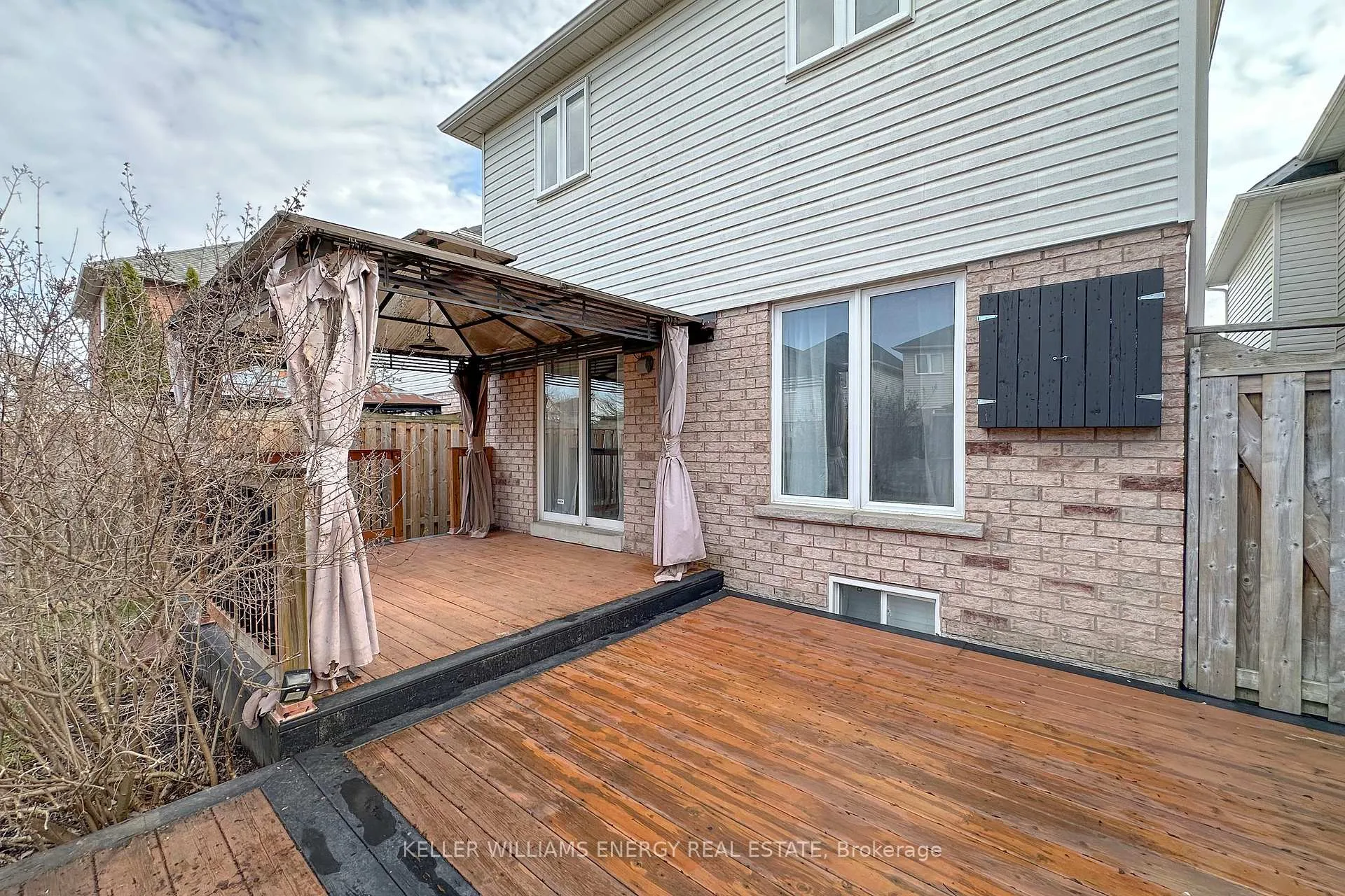 Photo 34 of 38 Hutton Place, Clarington, Bowmanville — HOMEH