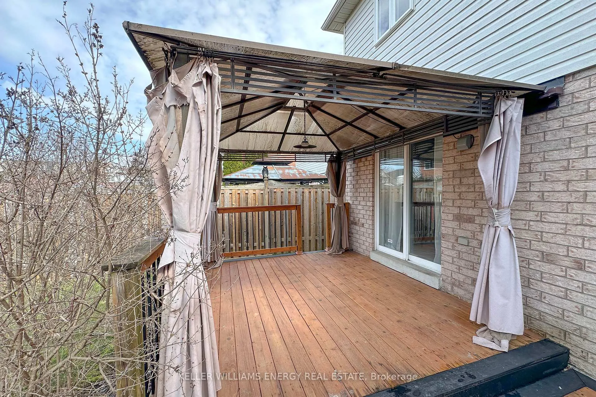 Photo 35 of 38 Hutton Place, Clarington, Bowmanville — HOMEH