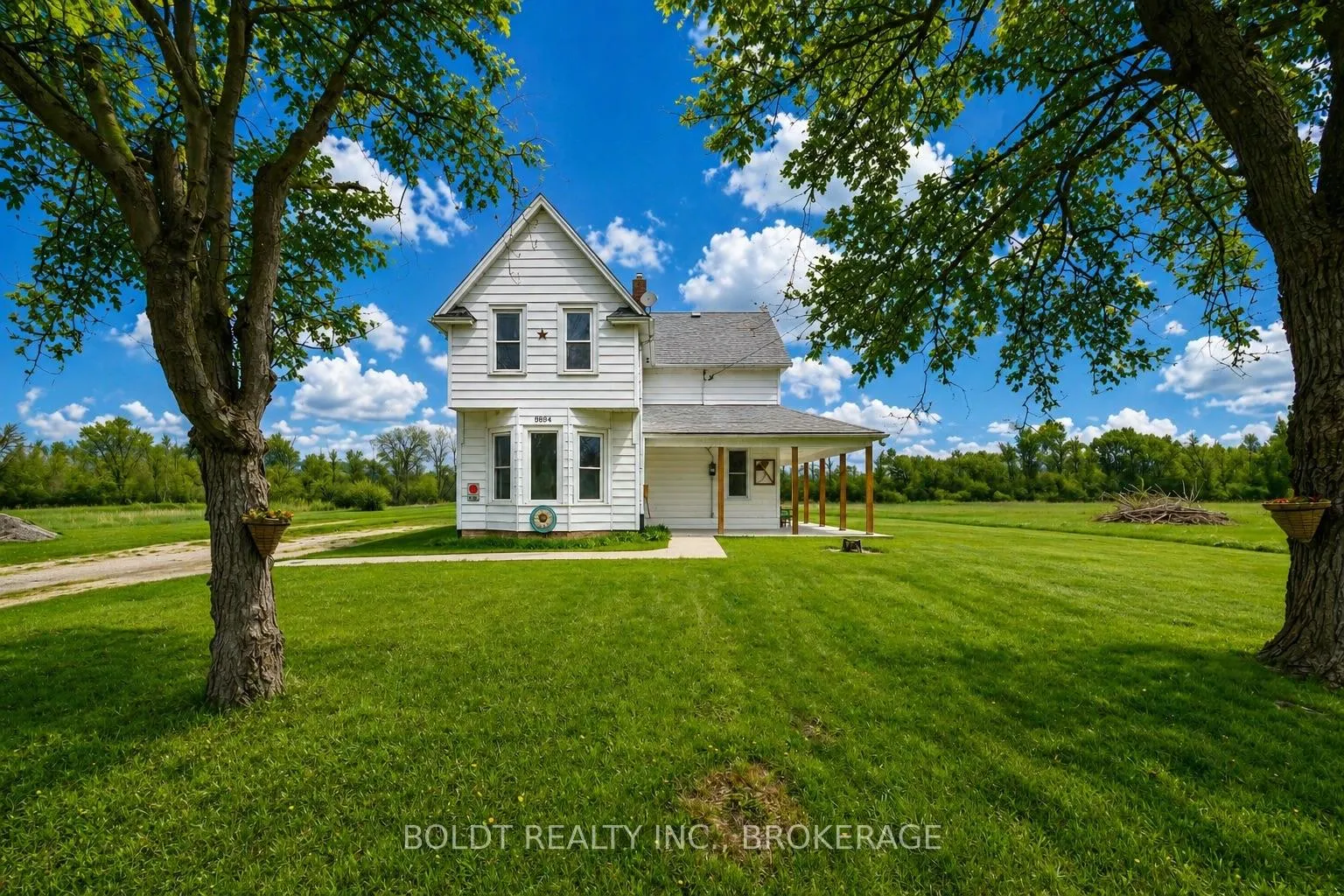 Photo 1 of 9694 Willoughby Drive, Niagara Falls, Lyons Creek — HOMEH