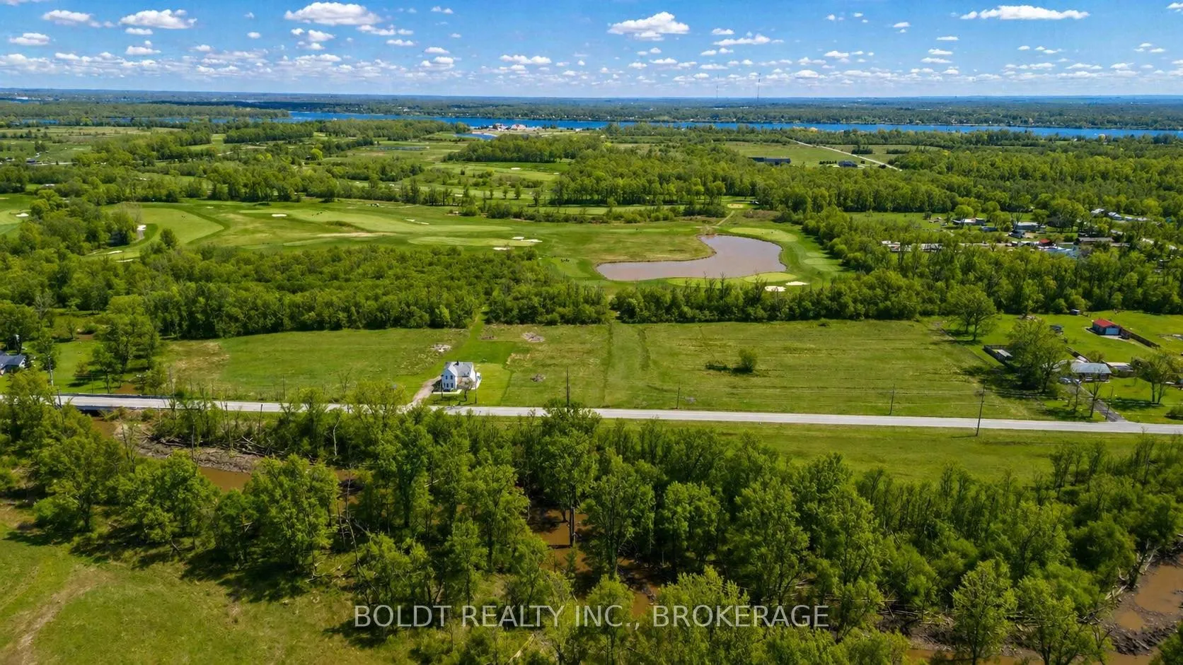 Photo 8 of 9694 Willoughby Drive, Niagara Falls, Lyons Creek — HOMEH