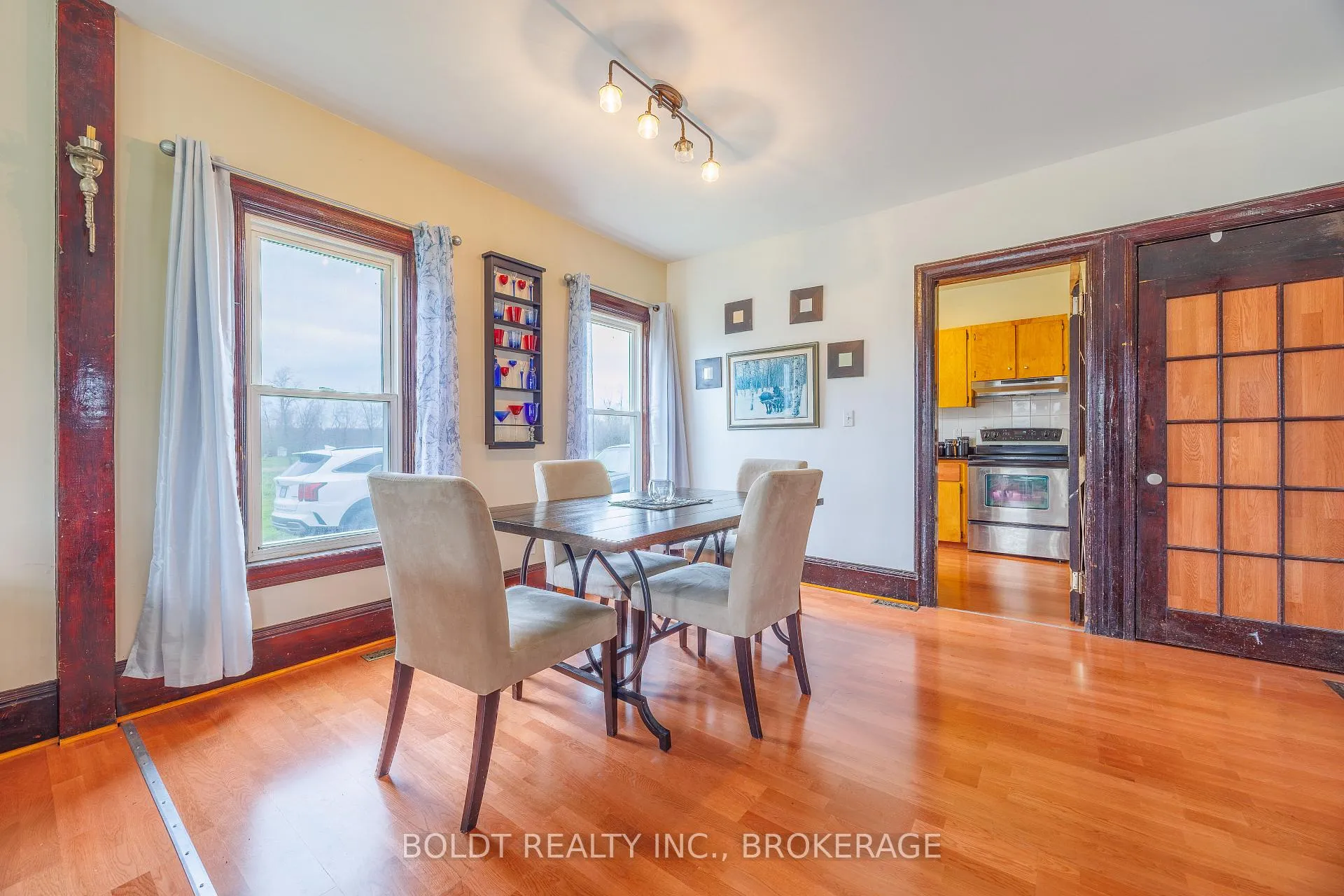 Photo 11 of 9694 Willoughby Drive, Niagara Falls, Lyons Creek — HOMEH
