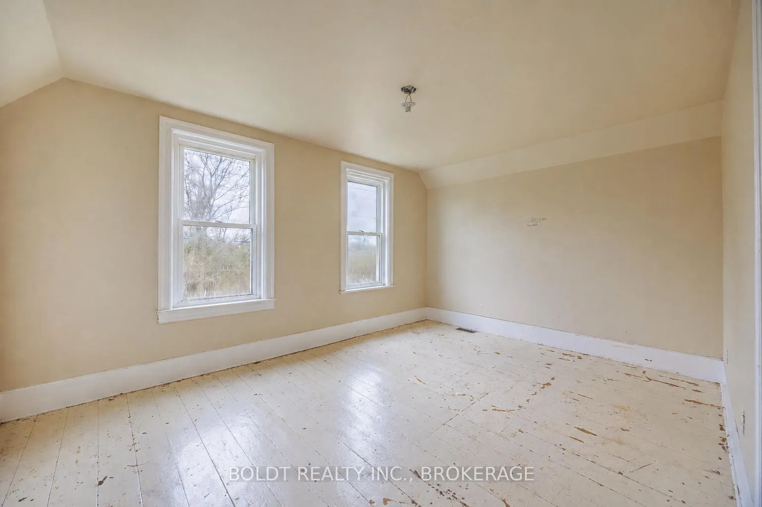 Photo 18 of 9694 Willoughby Drive, Niagara Falls, Lyons Creek — HOMEH