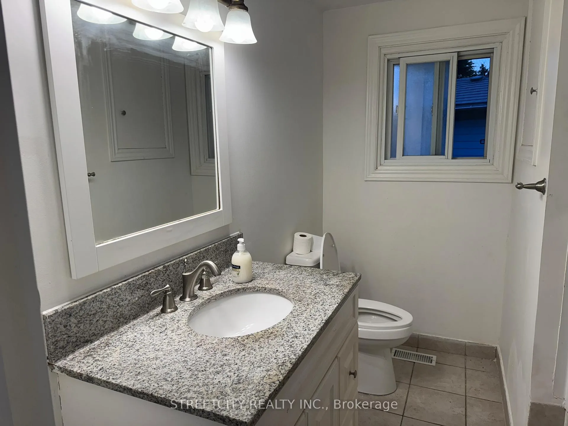 Photo 9 of 102 Paperbirch Crescent, London, North K — HOMEH