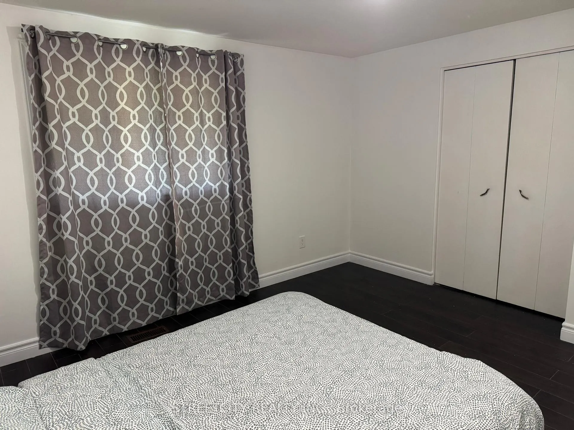 Photo 12 of 102 Paperbirch Crescent, London, North K — HOMEH
