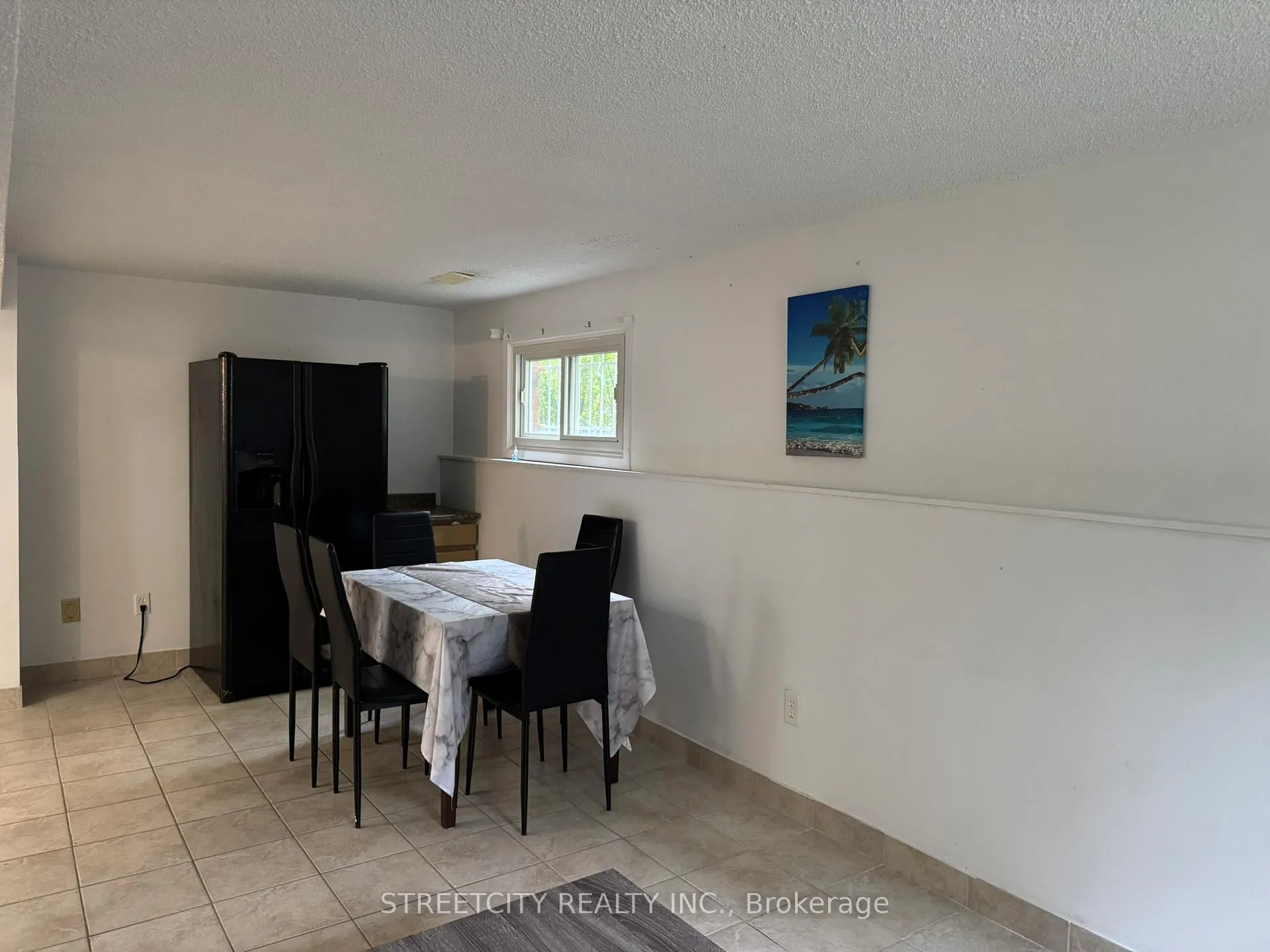 Photo 19 of 102 Paperbirch Crescent, London, North K — HOMEH