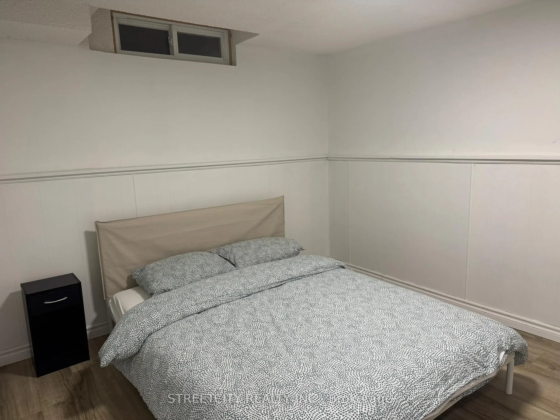 Photo 25 of 102 Paperbirch Crescent, London, North K — HOMEH