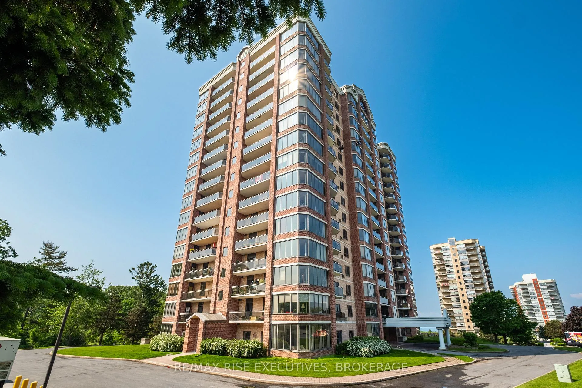 Front of Unit 102, 1000 King Street W